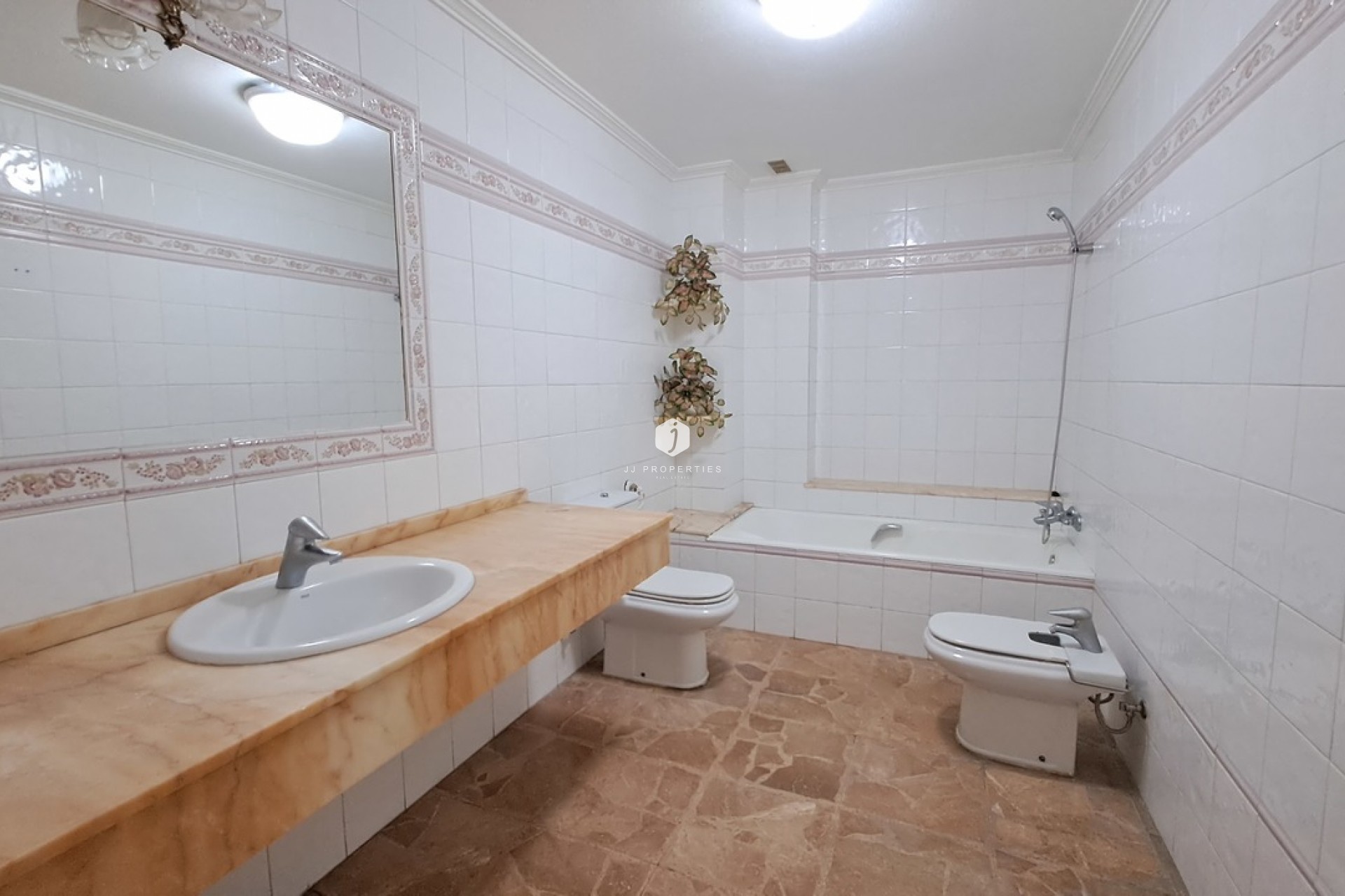 Resale - Apartment / flat -
Torrevieja - Costa Blanca