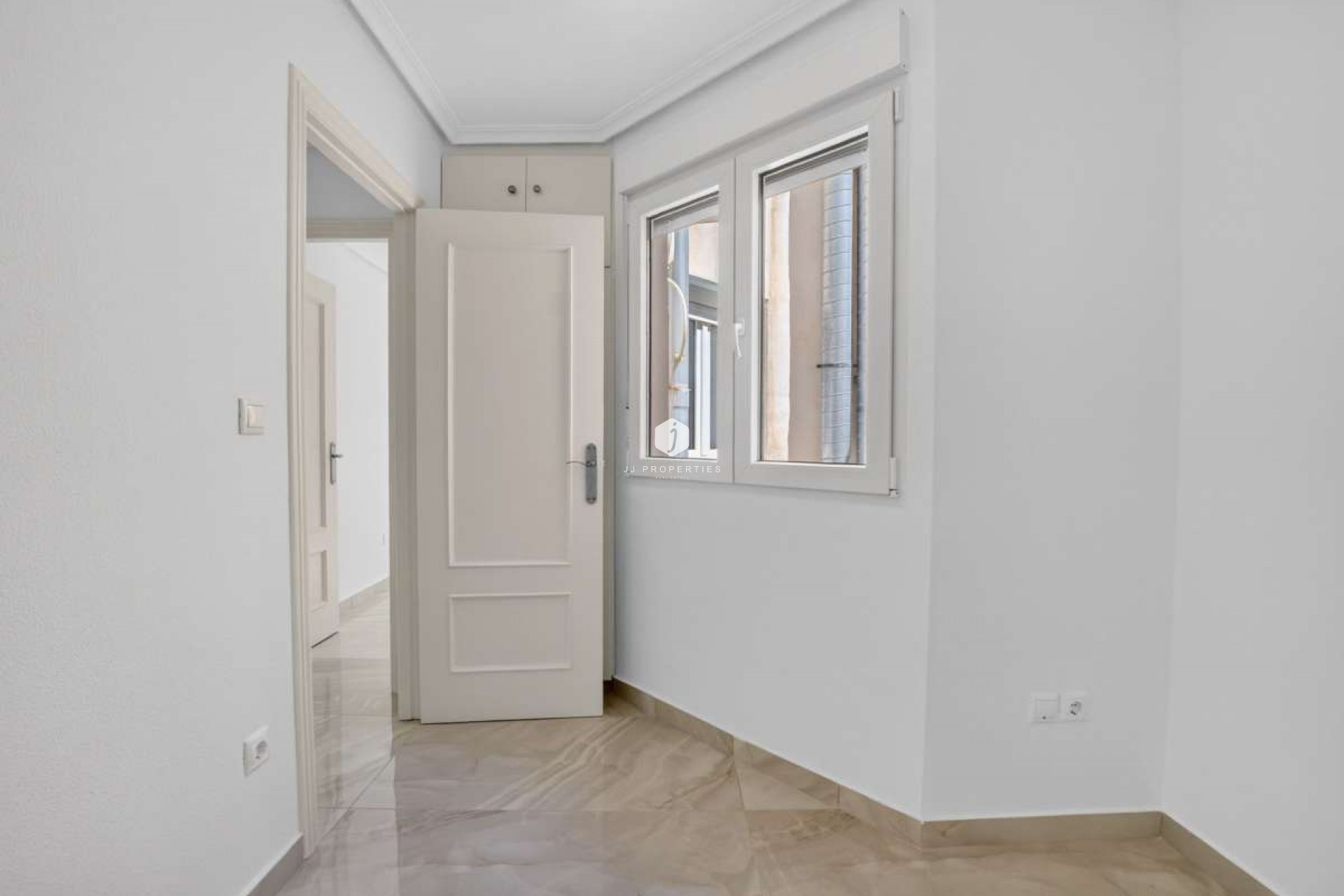Resale - Apartment / flat -
Torrevieja - Costa Blanca