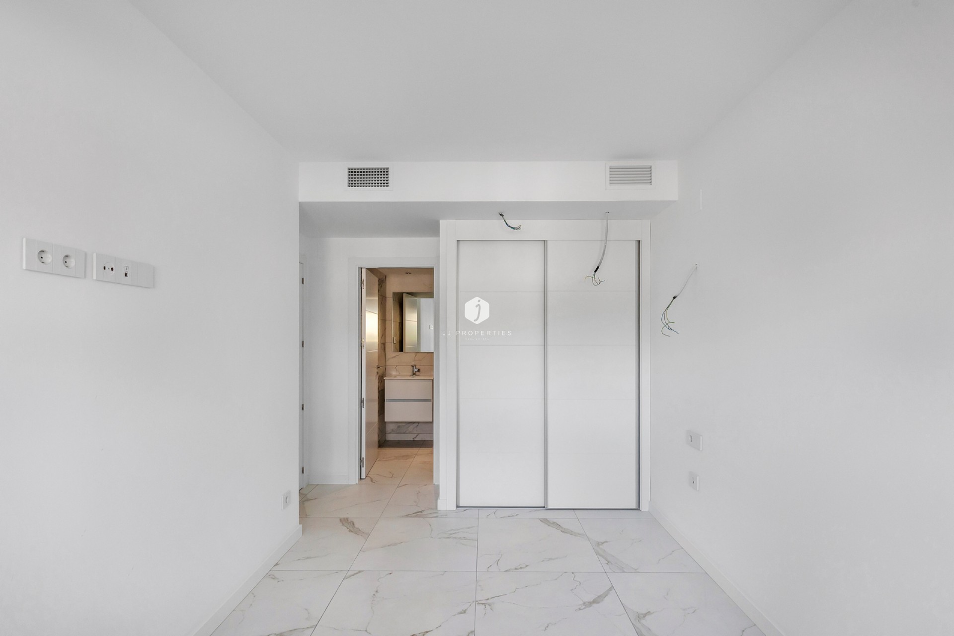 Resale - Apartment / flat -
Torrevieja - Costa Blanca