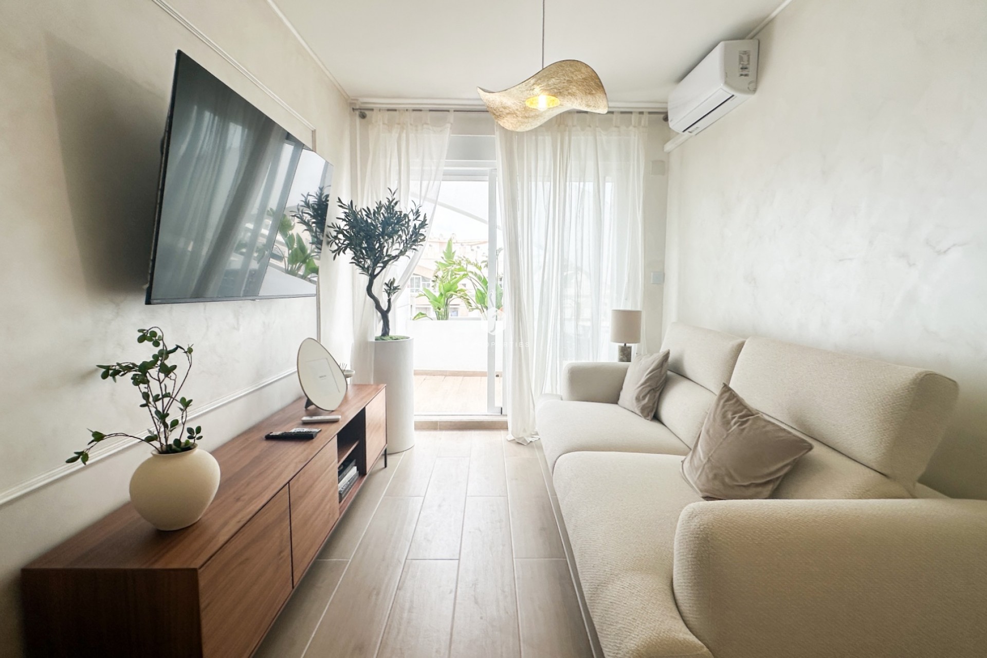Resale - Apartment / flat -
Torrevieja - Costa Blanca