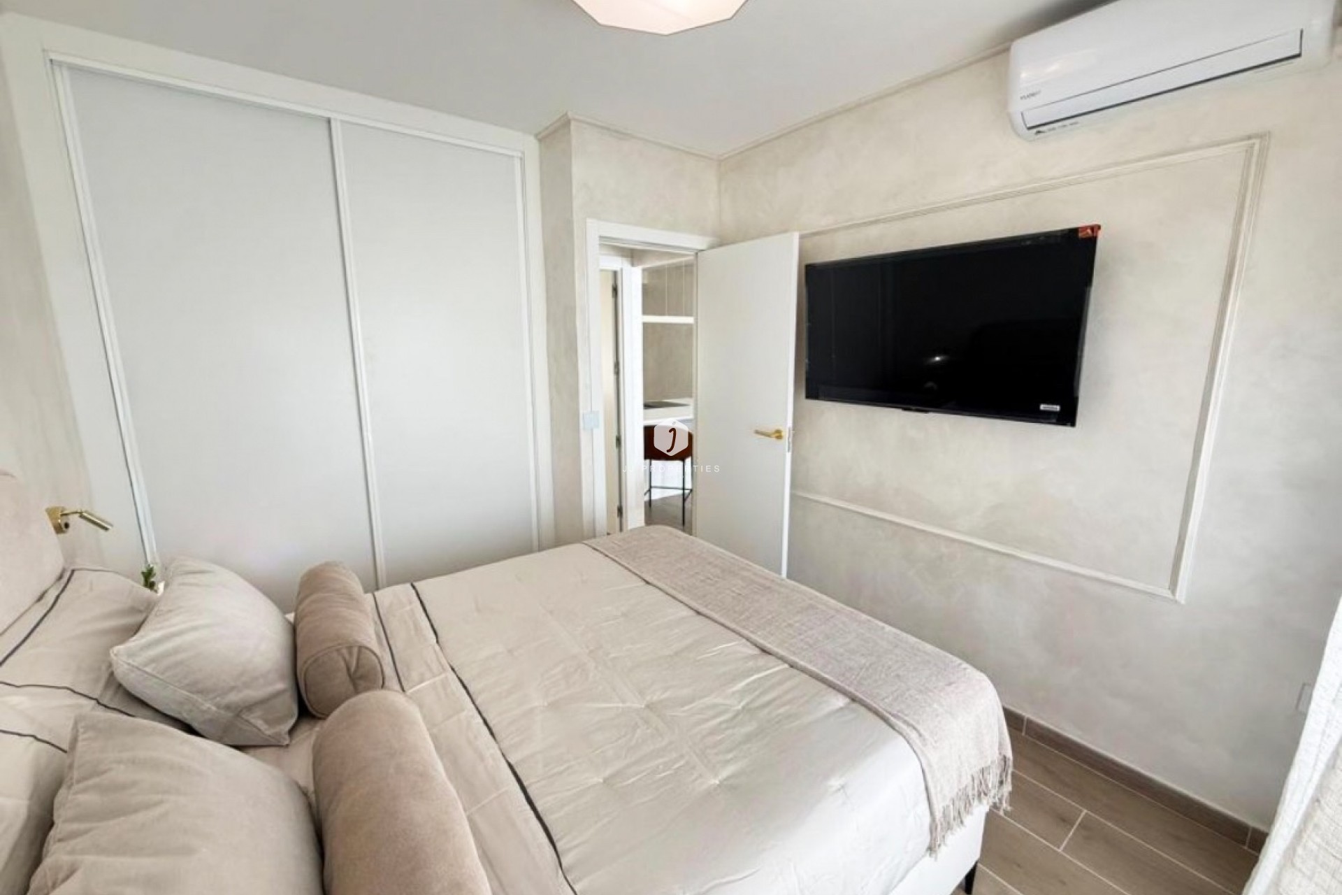 Resale - Apartment / flat -
Torrevieja - Costa Blanca