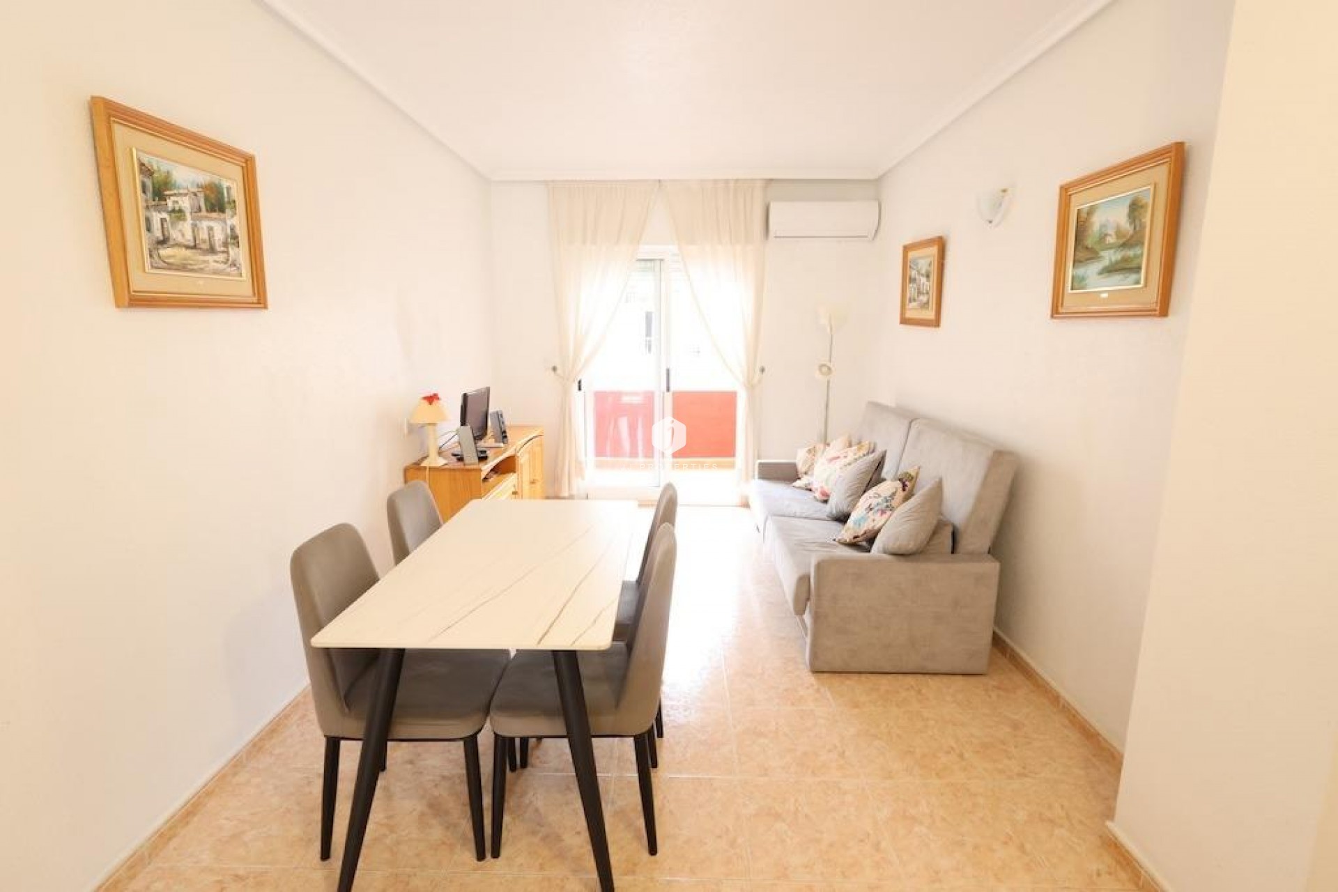 Resale - Apartment / flat -
Torrevieja - Costa Blanca