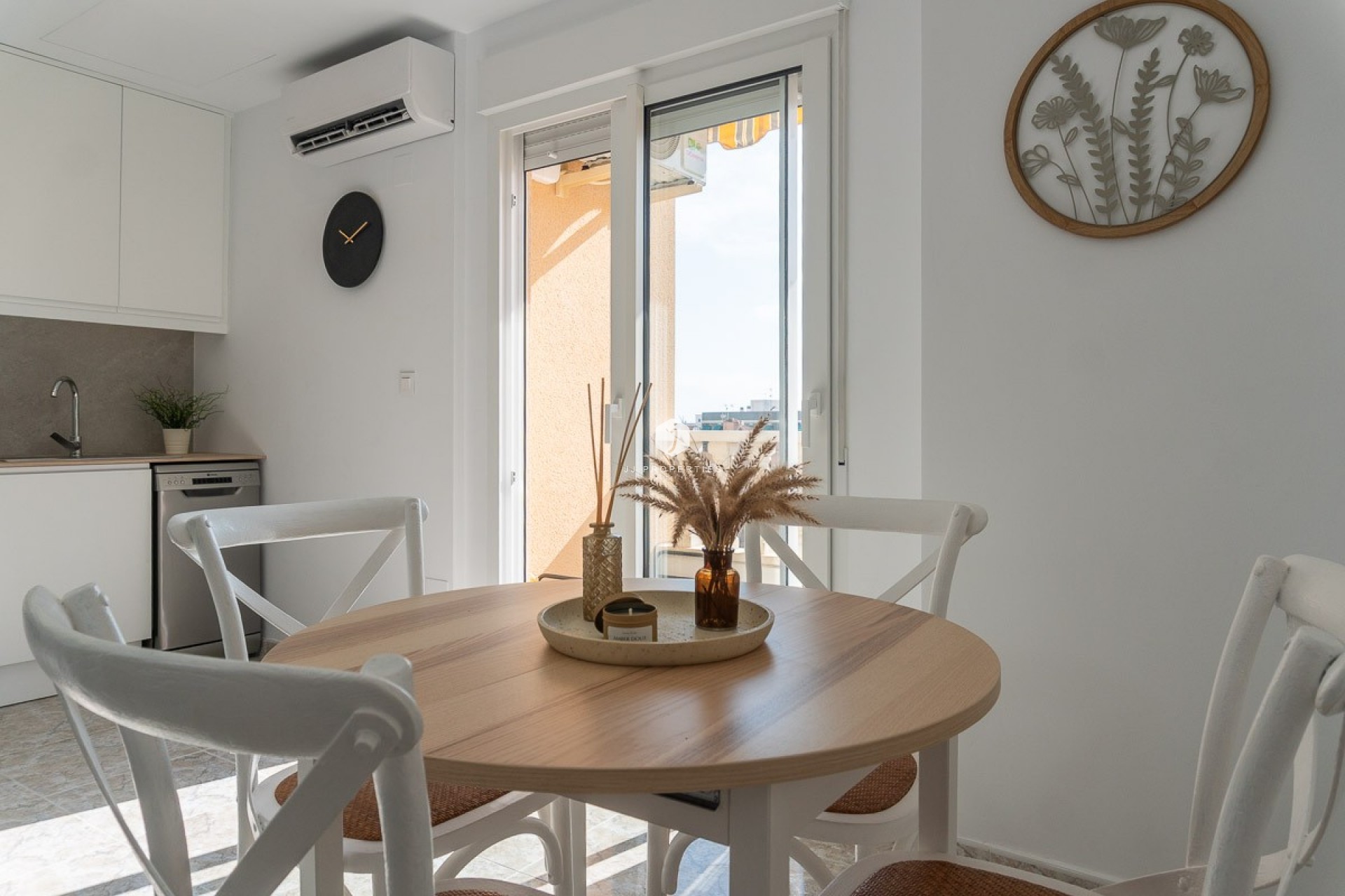 Resale - Apartment / flat -
Torrevieja - Costa Blanca
