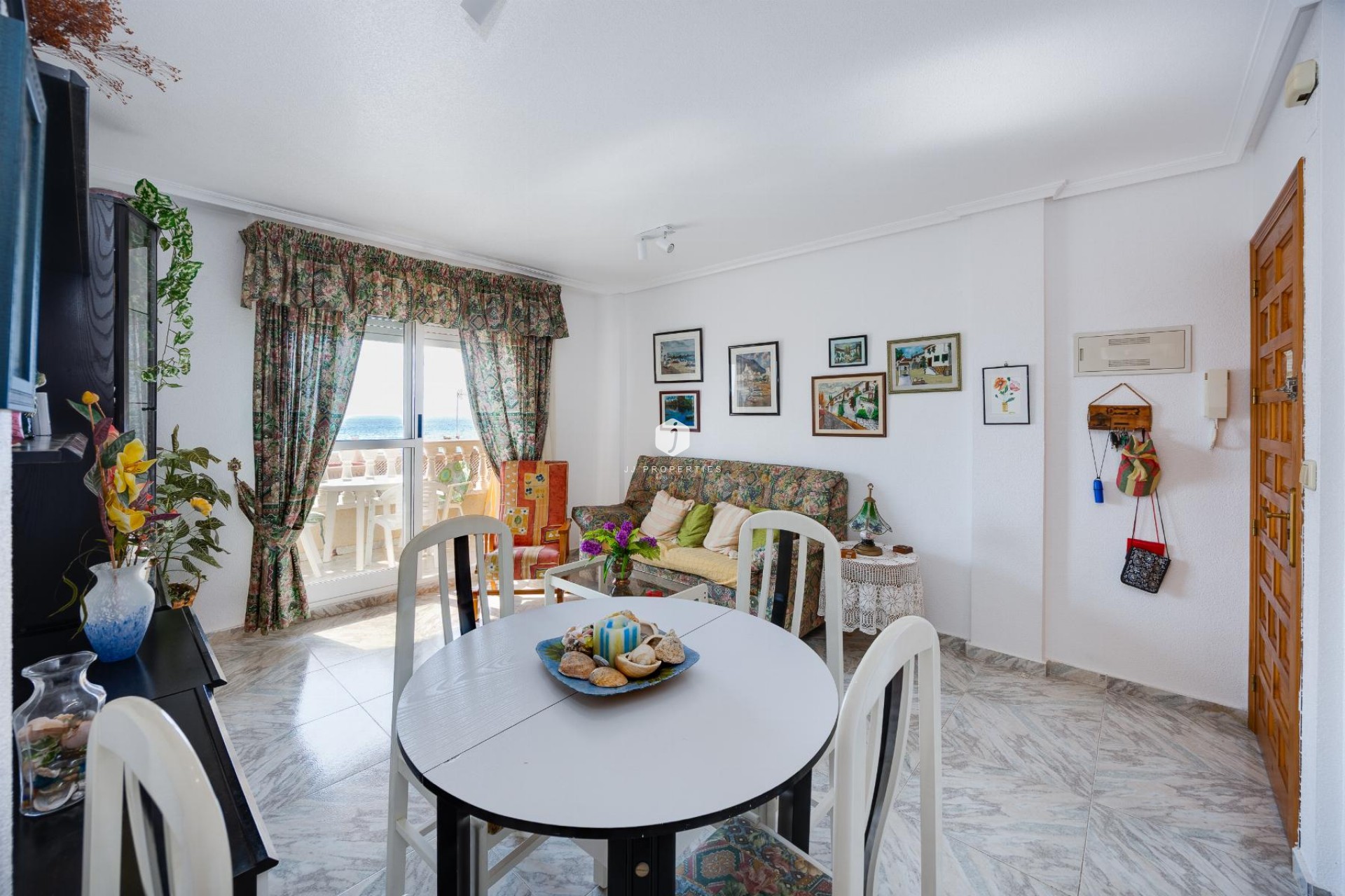 Resale - Apartment / flat -
Torrevieja - Costa Blanca