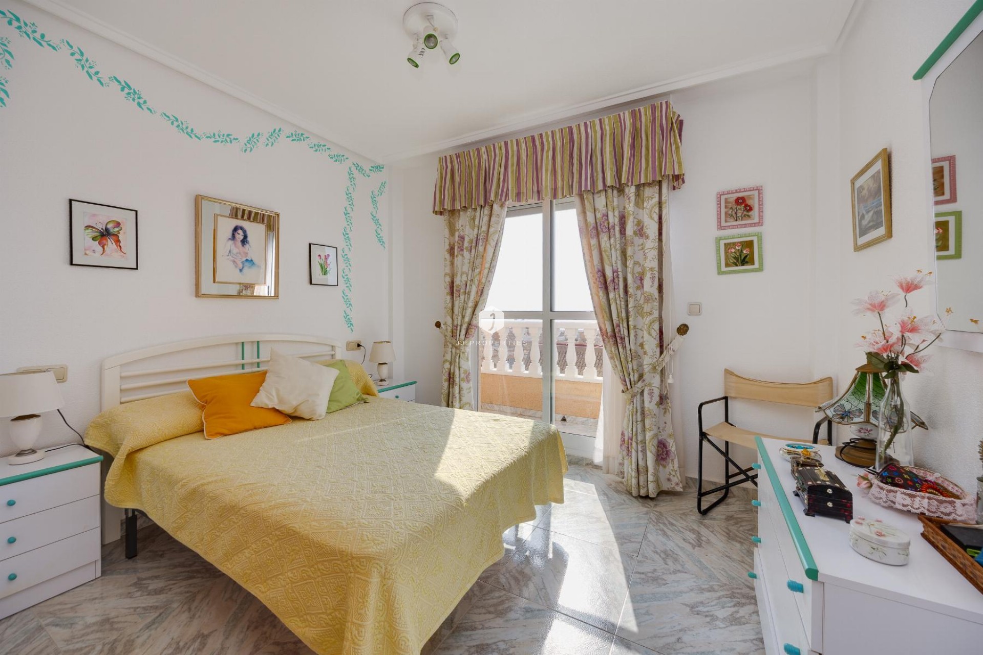 Resale - Apartment / flat -
Torrevieja - Costa Blanca