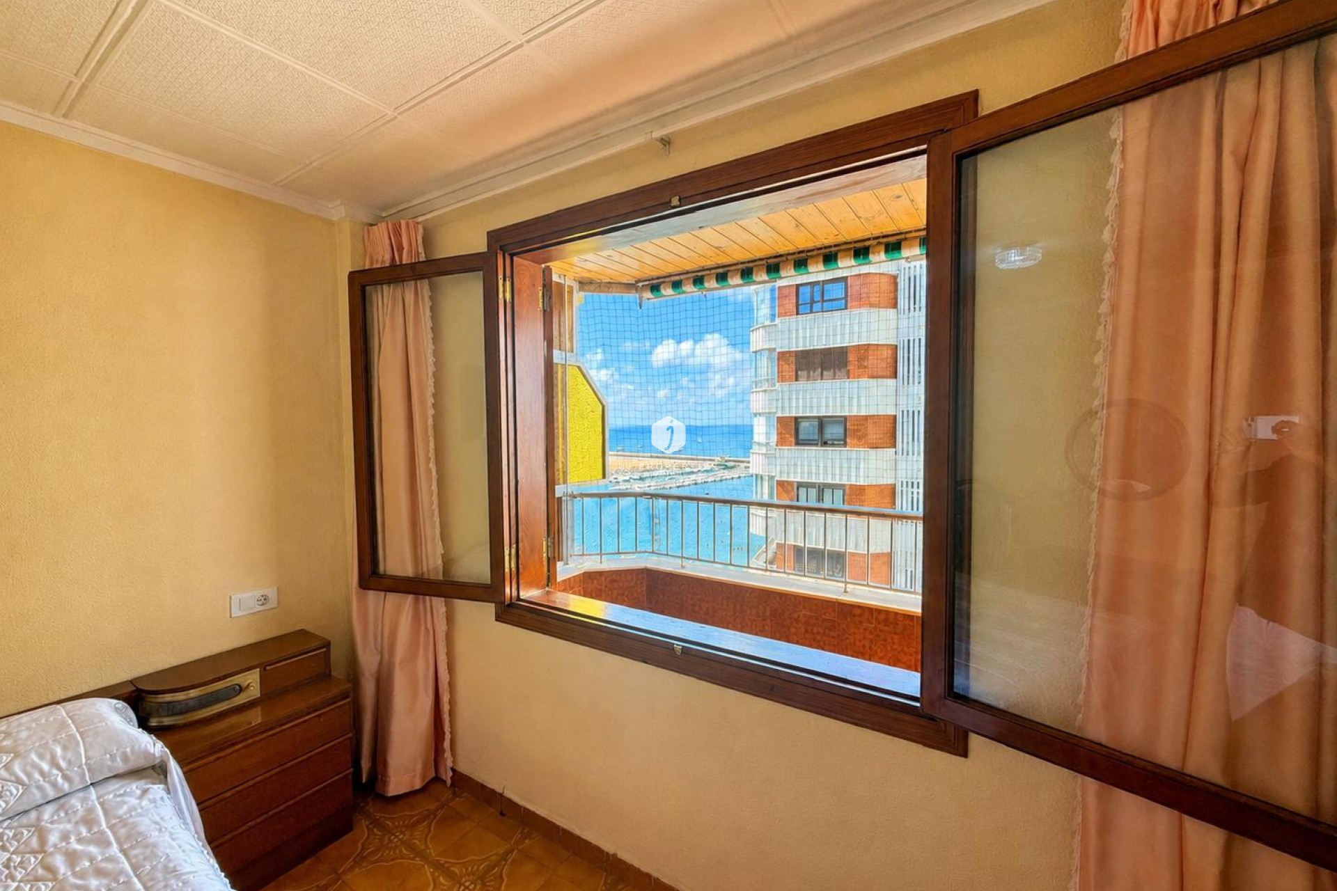 Resale - Apartment / flat -
Torrevieja - Costa Blanca