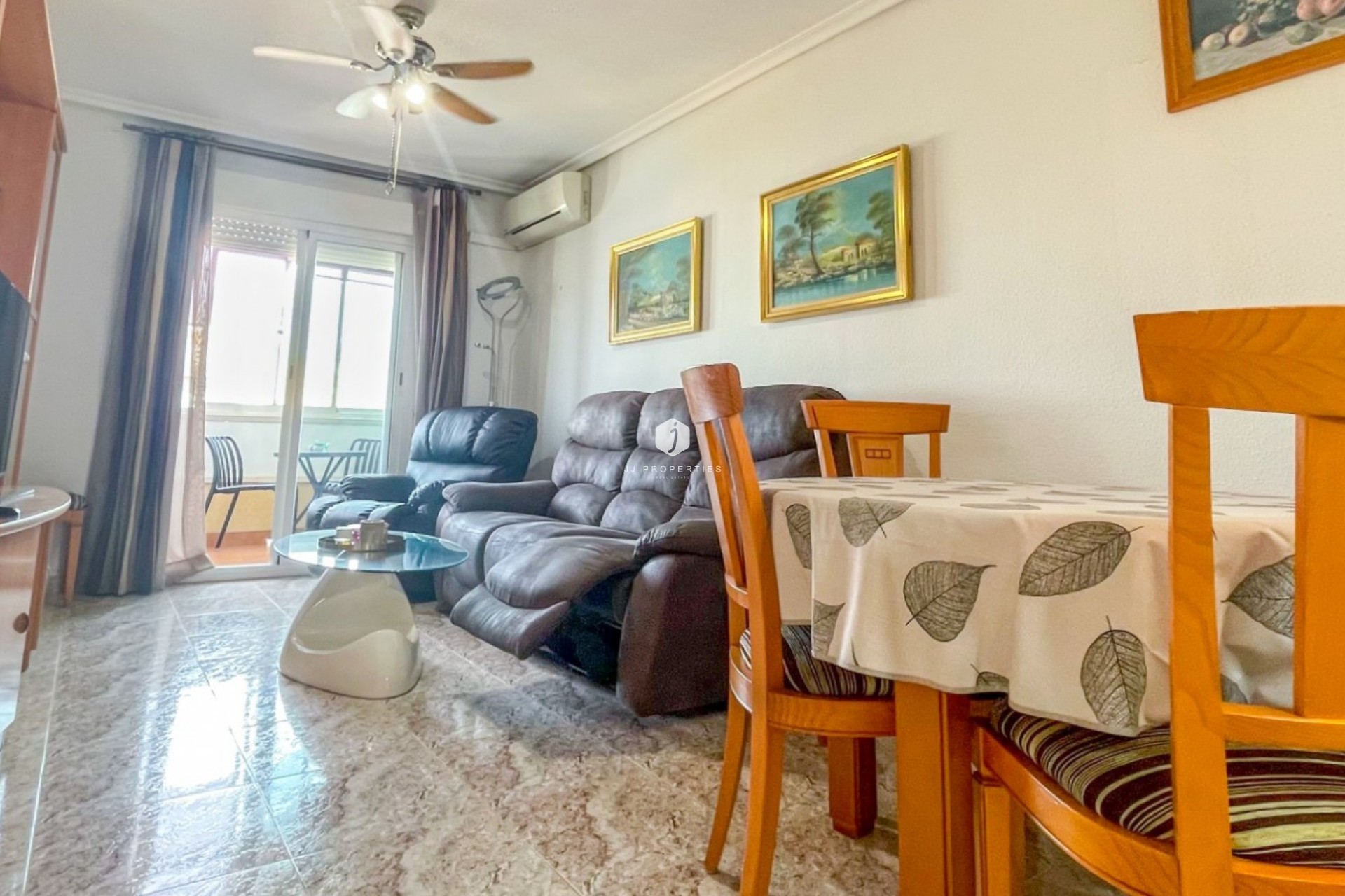 Resale - Apartment / flat -
Torrevieja - Costa Blanca