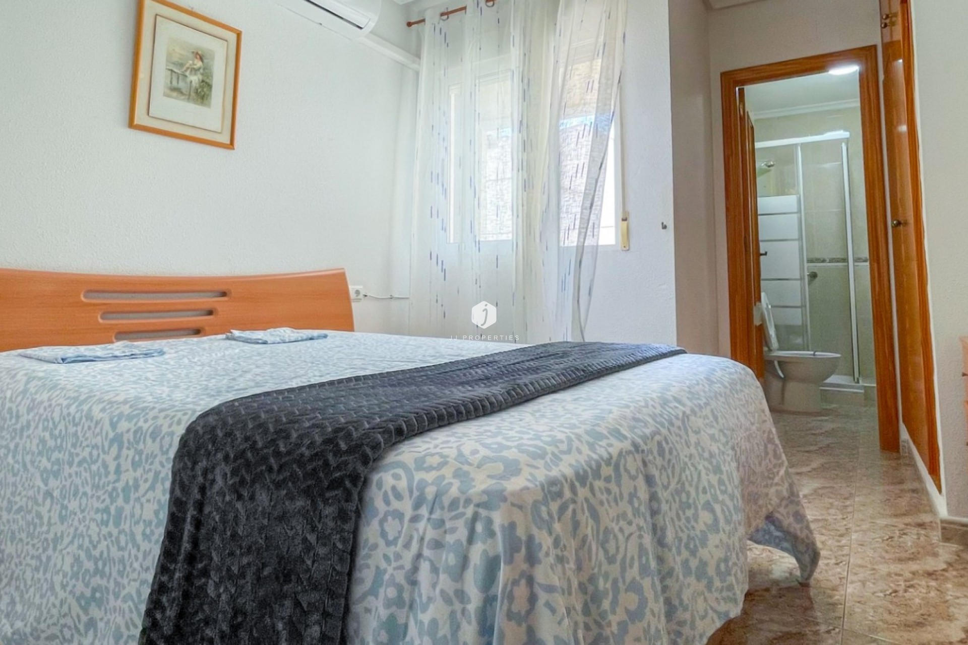 Resale - Apartment / flat -
Torrevieja - Costa Blanca