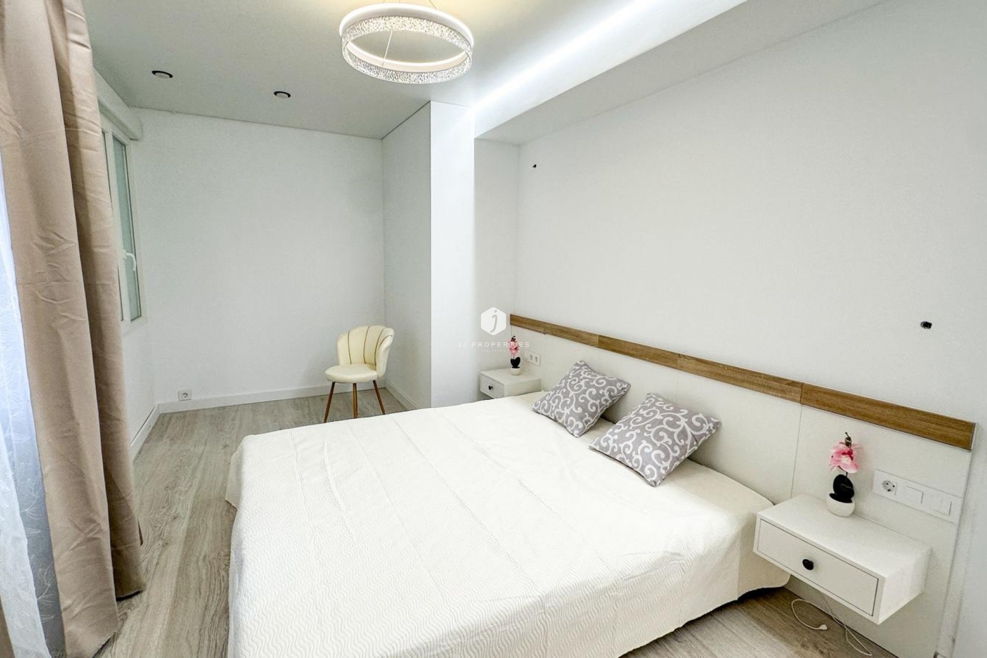 Resale - Apartment / flat -
Torrevieja - Costa Blanca