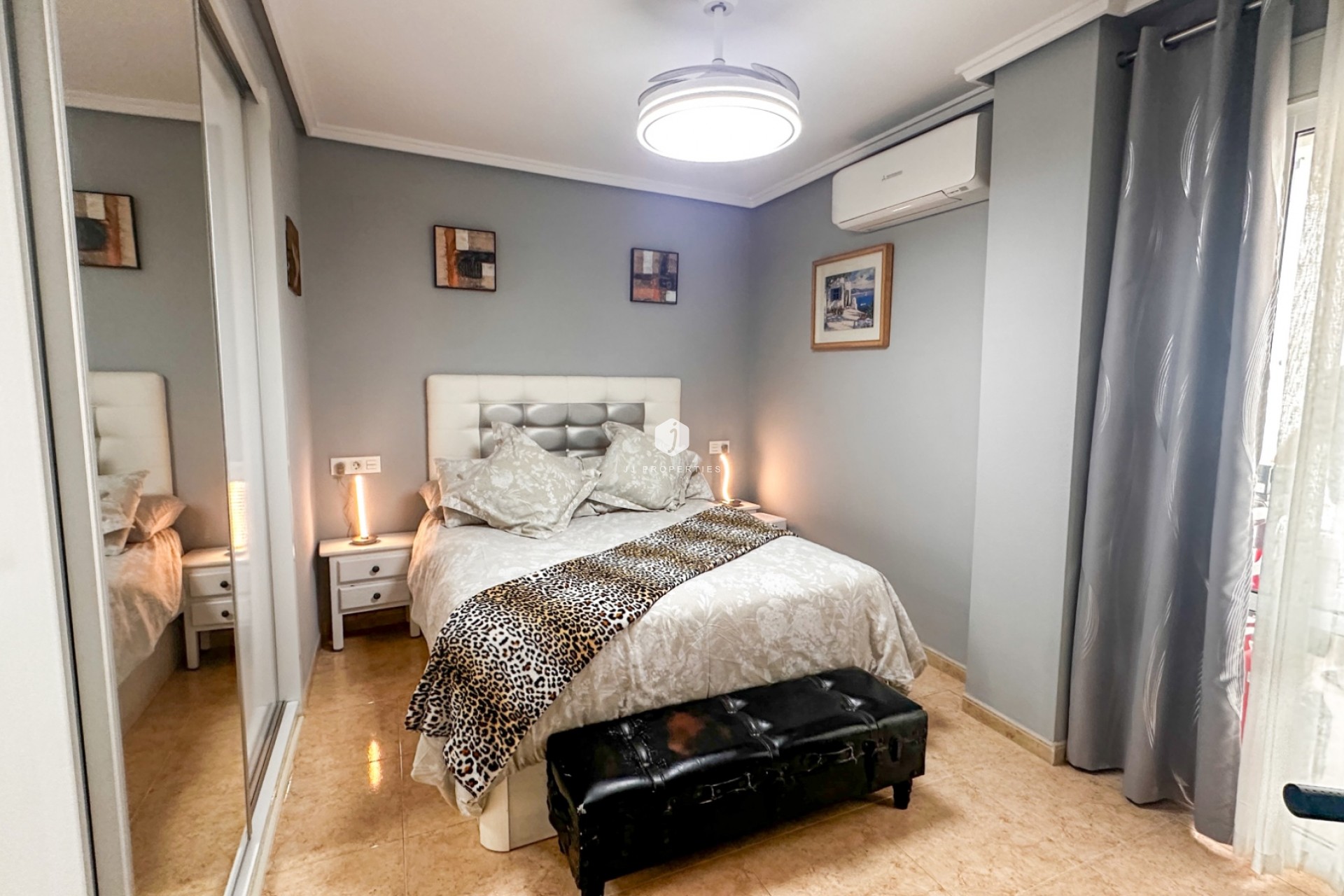 Resale - Apartment / flat -
Torrevieja - Costa Blanca