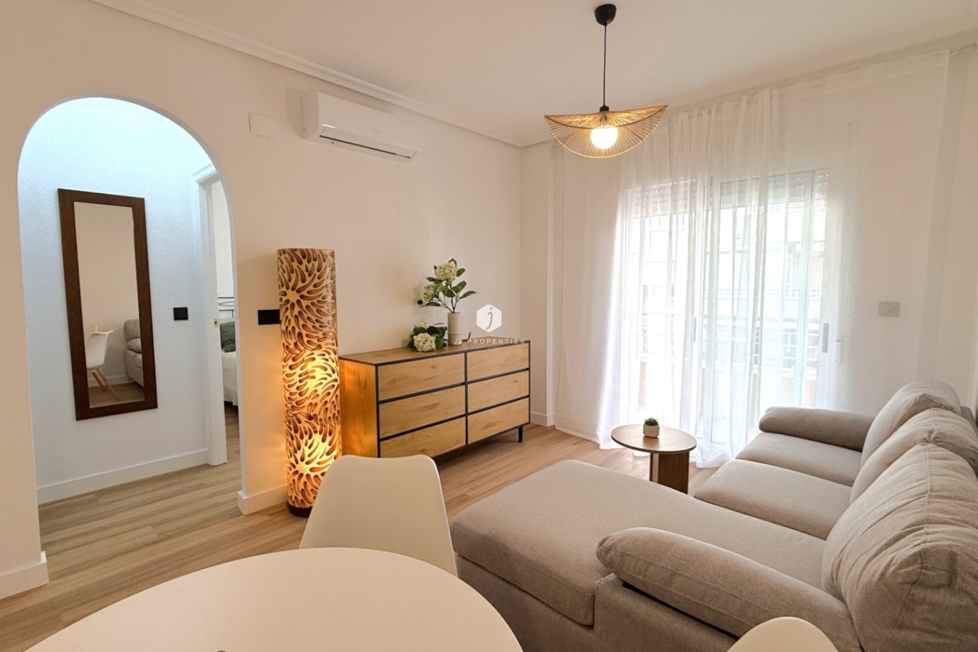 Resale - Apartment / flat -
Torrevieja - Costa Blanca