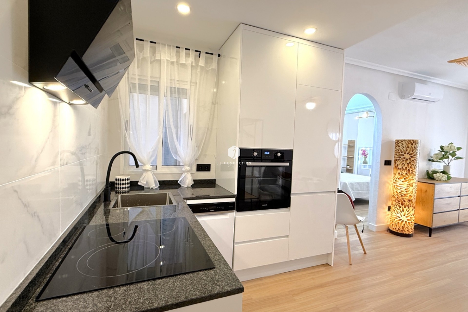 Resale - Apartment / flat -
Torrevieja - Costa Blanca