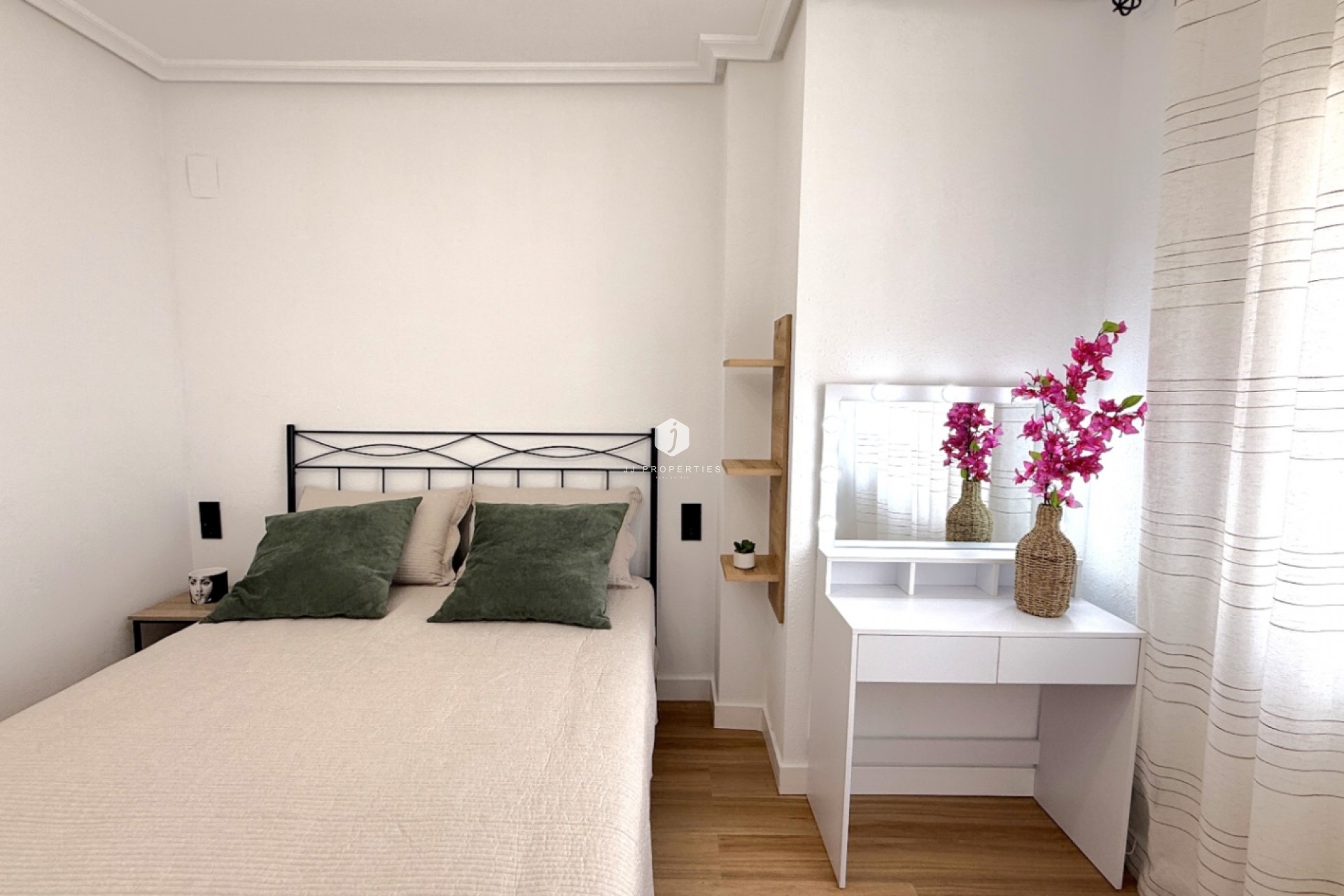 Resale - Apartment / flat -
Torrevieja - Costa Blanca
