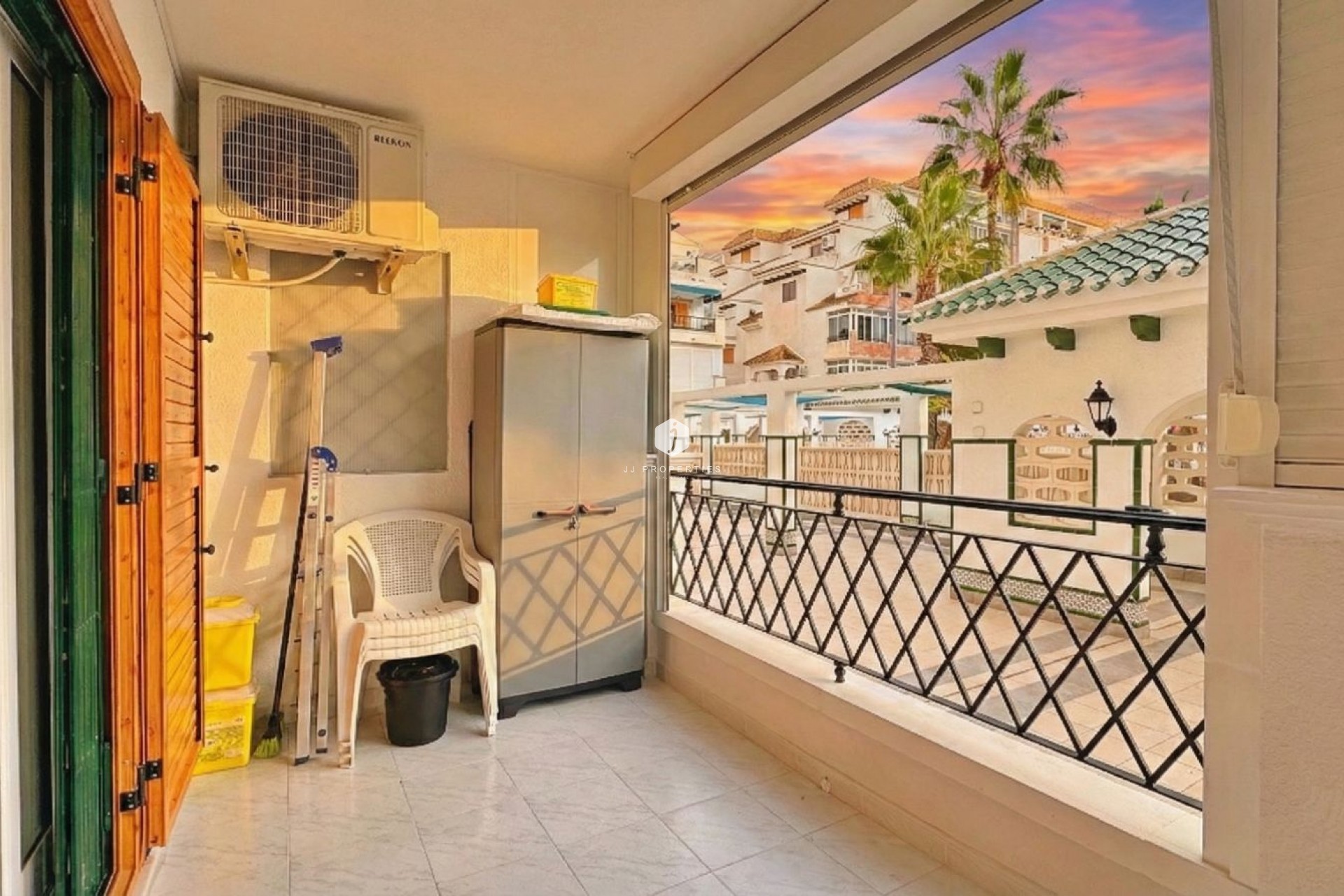 Resale - Apartment / flat -
Torrevieja - Costa Blanca