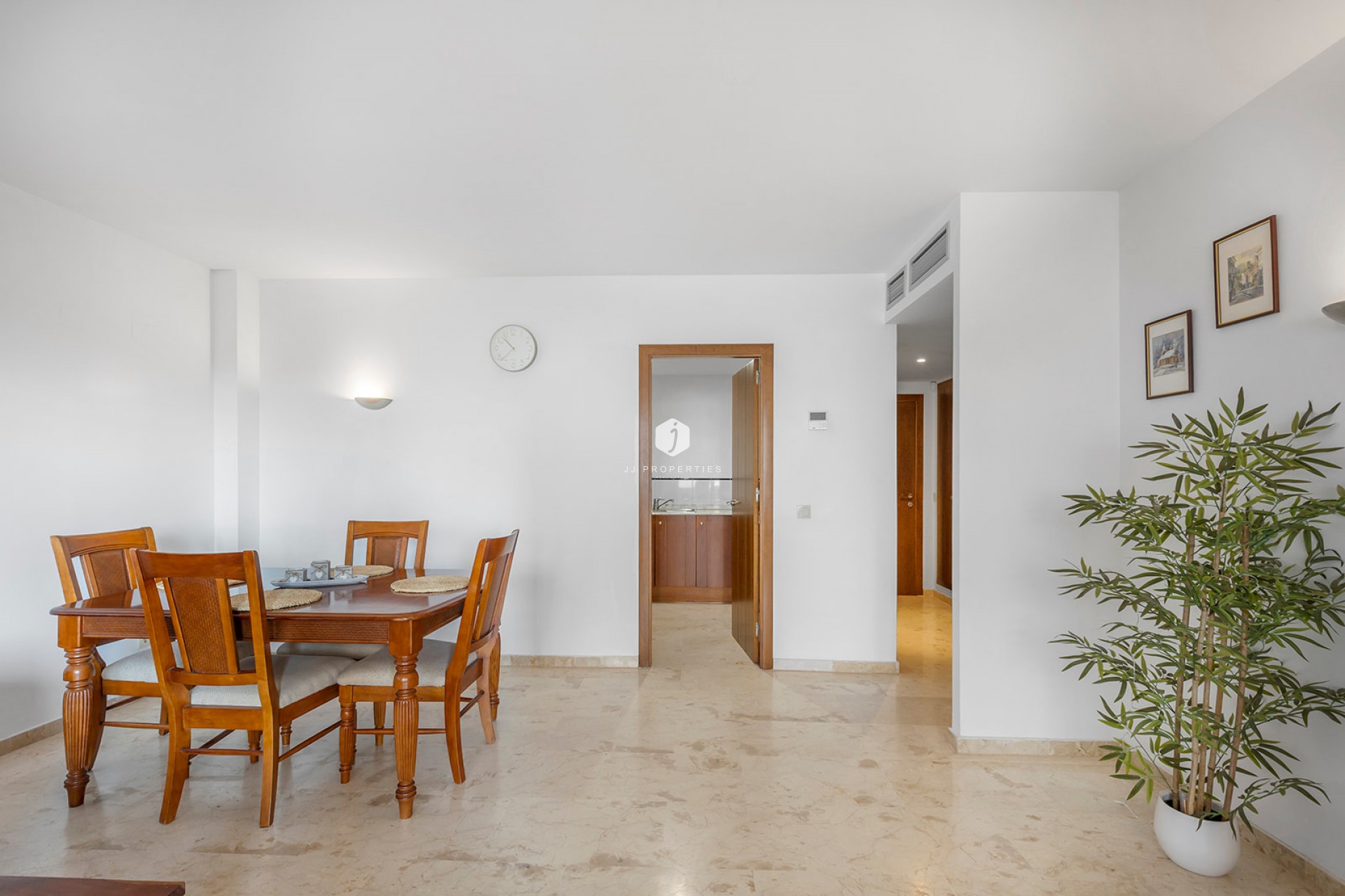 Resale - Apartment / flat -
Torrevieja - Costa Blanca