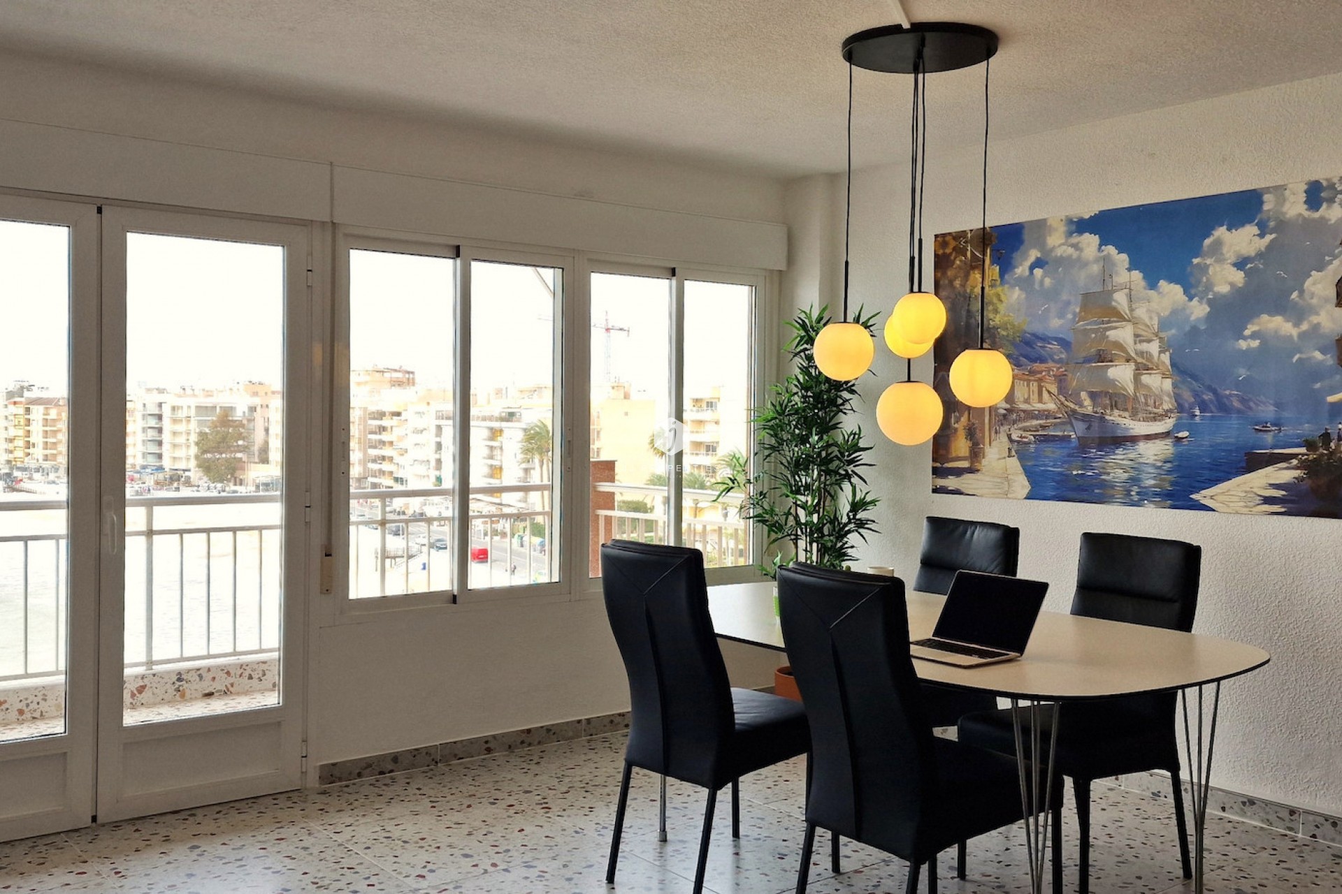 Resale - Apartment / flat -
Torrevieja - Costa Blanca