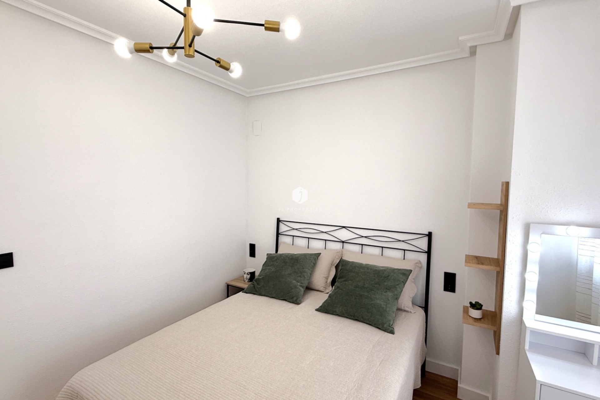 Resale - Apartment / flat -
Torrevieja - Costa Blanca