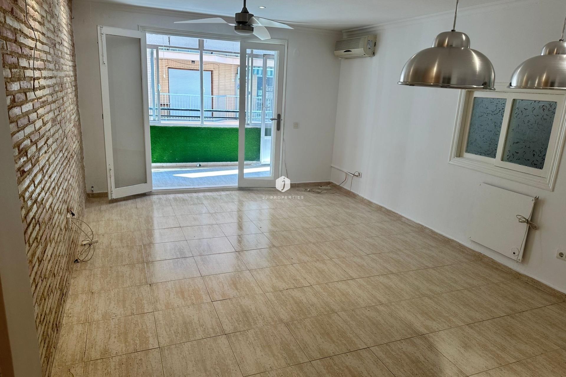 Resale - Apartment / flat -
Torrevieja - El Acequión - Los Náufragos