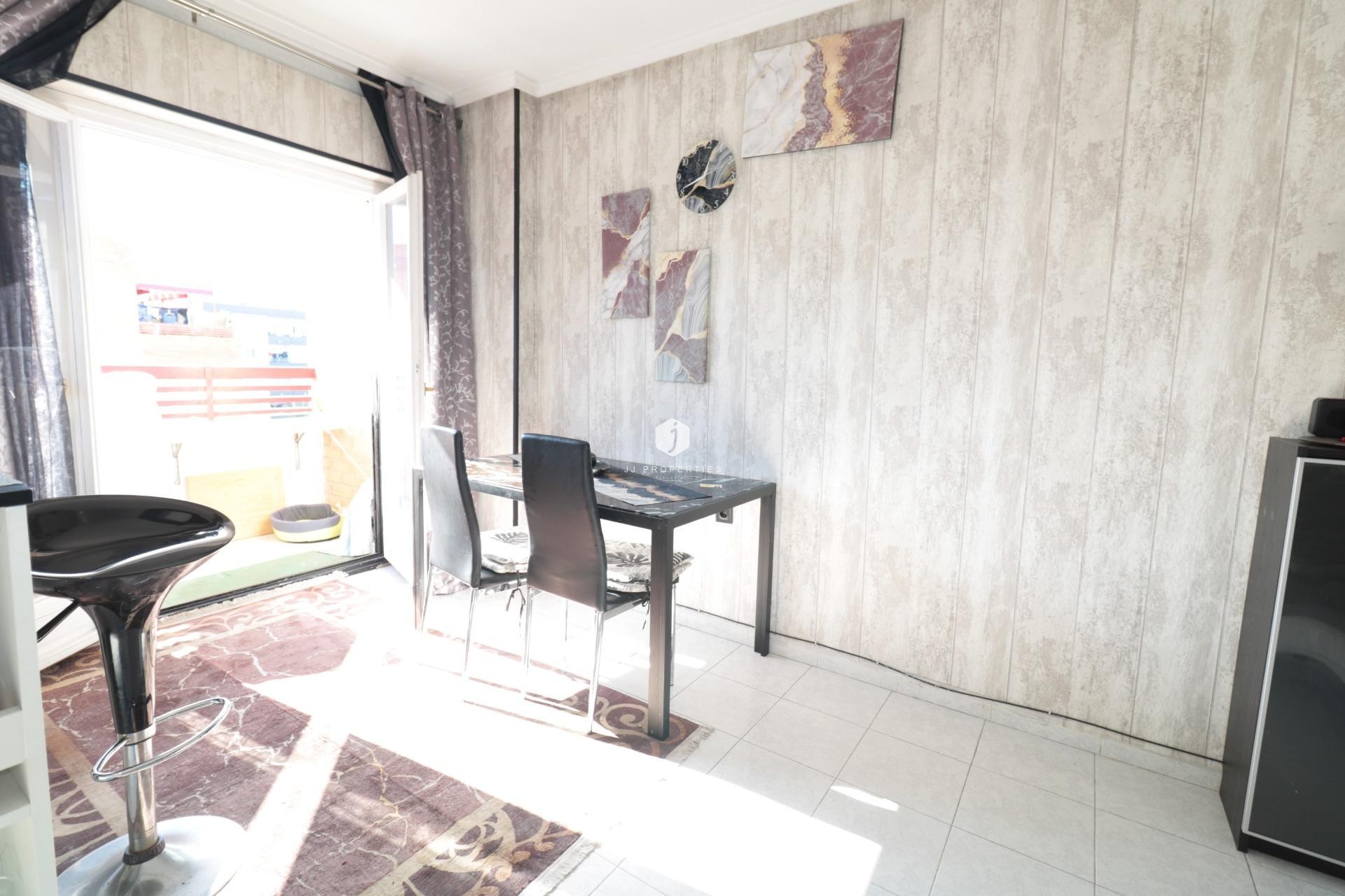 Resale - Apartment / flat -
Torrevieja - El molino