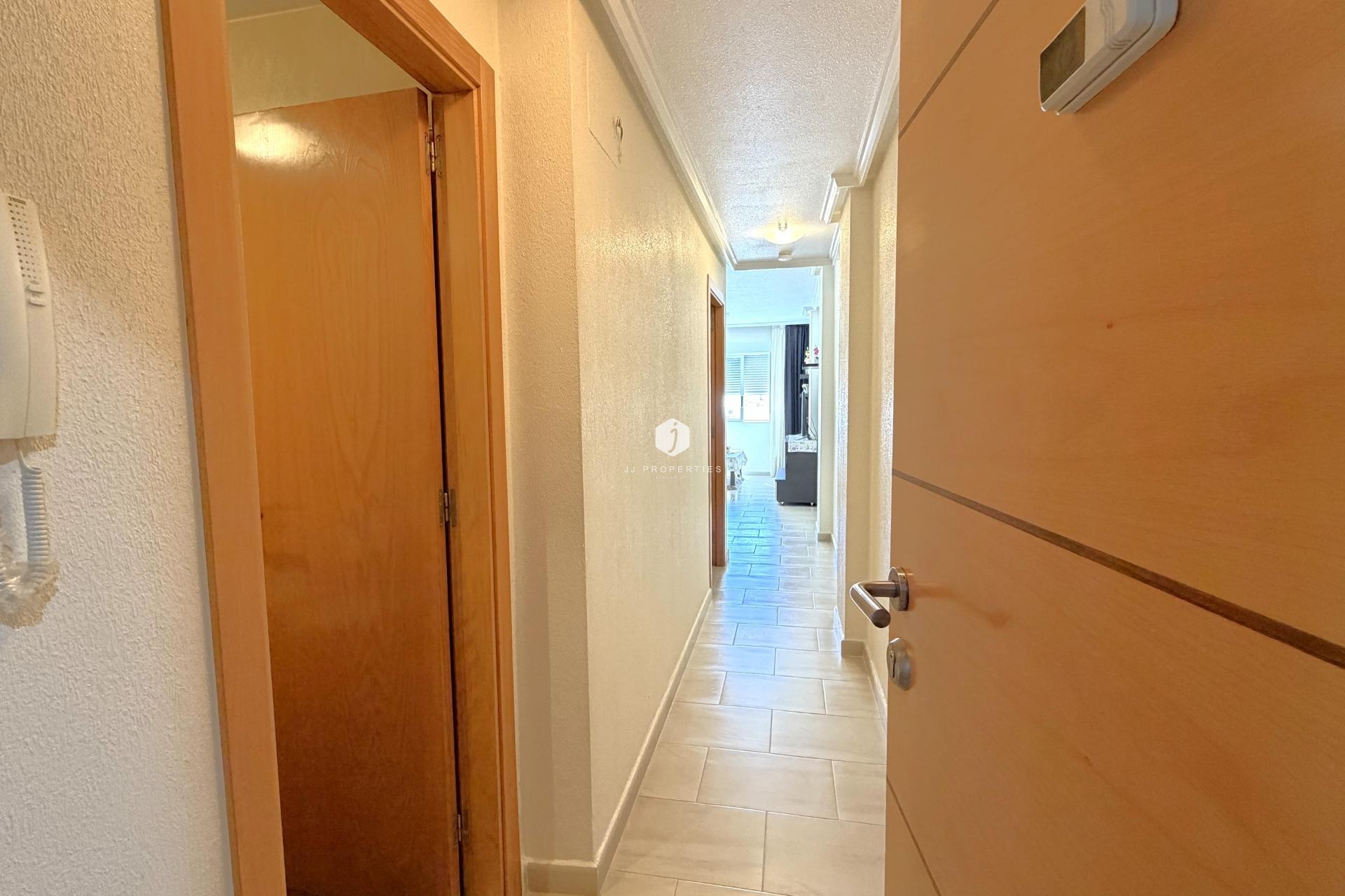 Resale - Apartment / flat -
Torrevieja - El molino