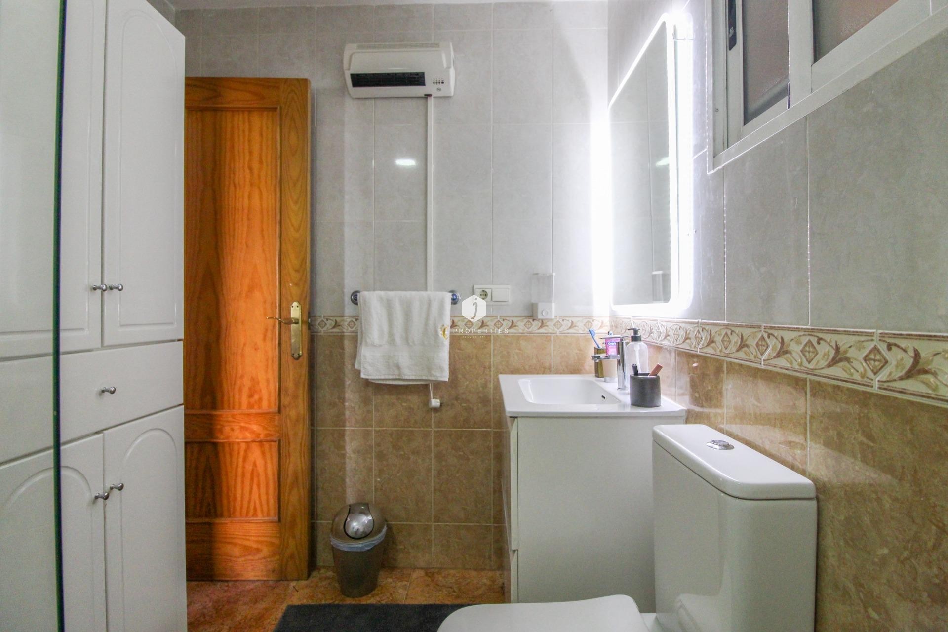 Resale - Apartment / flat -
Torrevieja - El molino