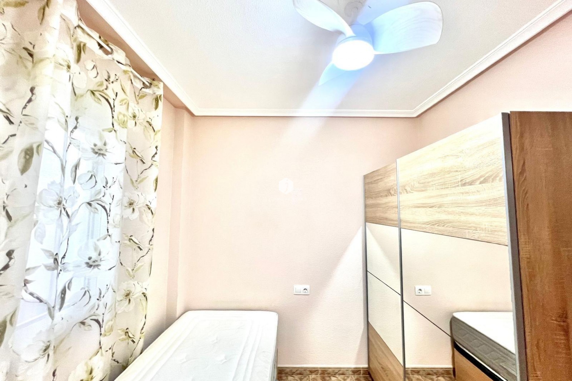 Resale - Apartment / flat -
Torrevieja - Estacion de autobuses