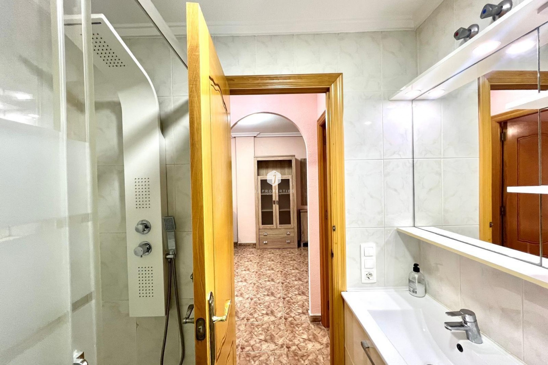 Resale - Apartment / flat -
Torrevieja - Estacion de autobuses