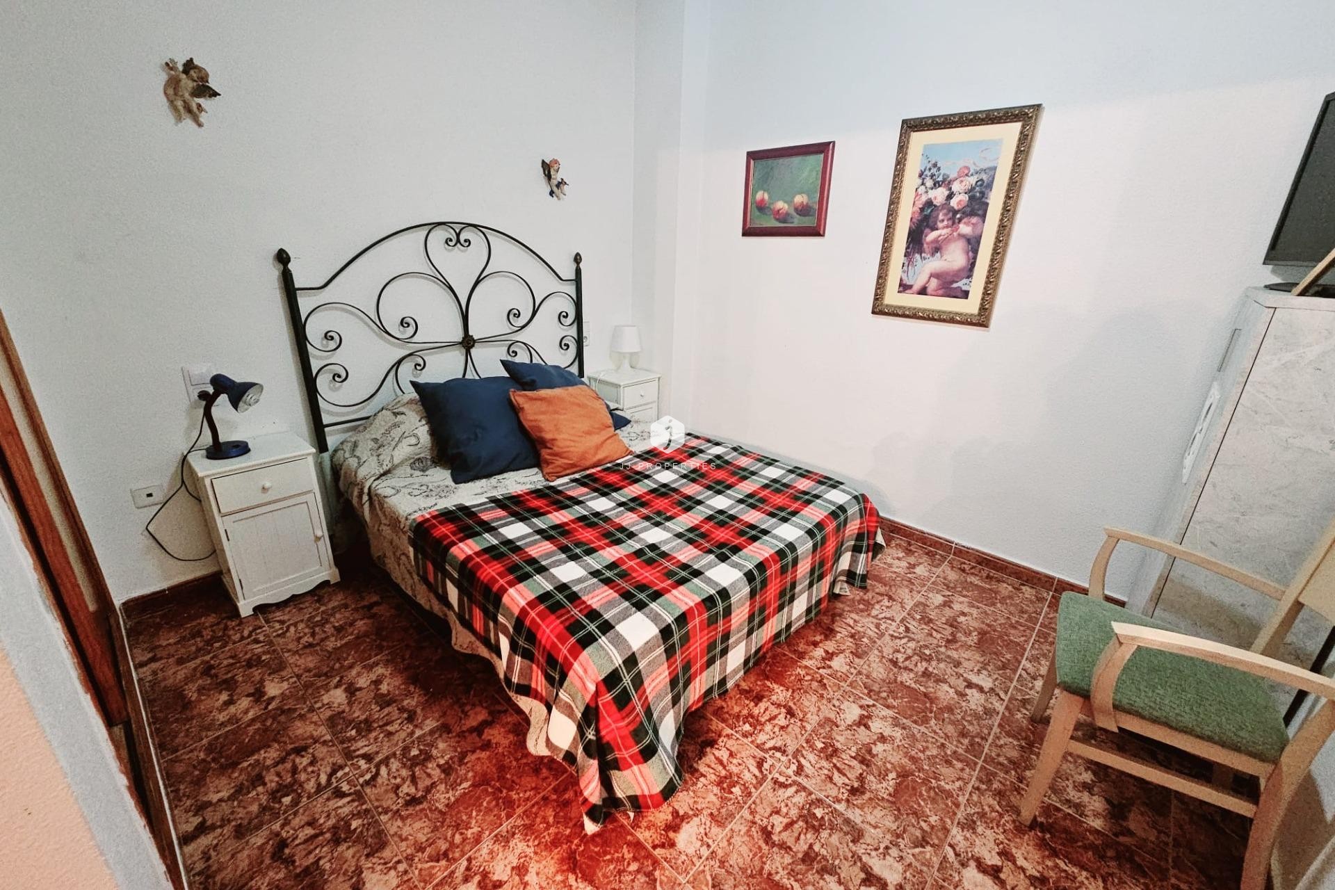 Resale - Apartment / flat -
Torrevieja - Estacion de autobuses