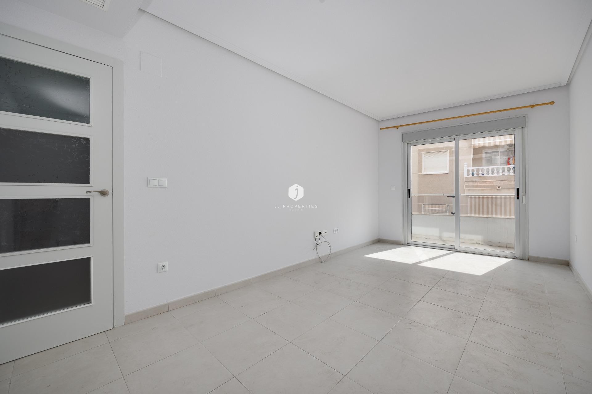 Resale - Apartment / flat -
Torrevieja - Estacion de autobuses