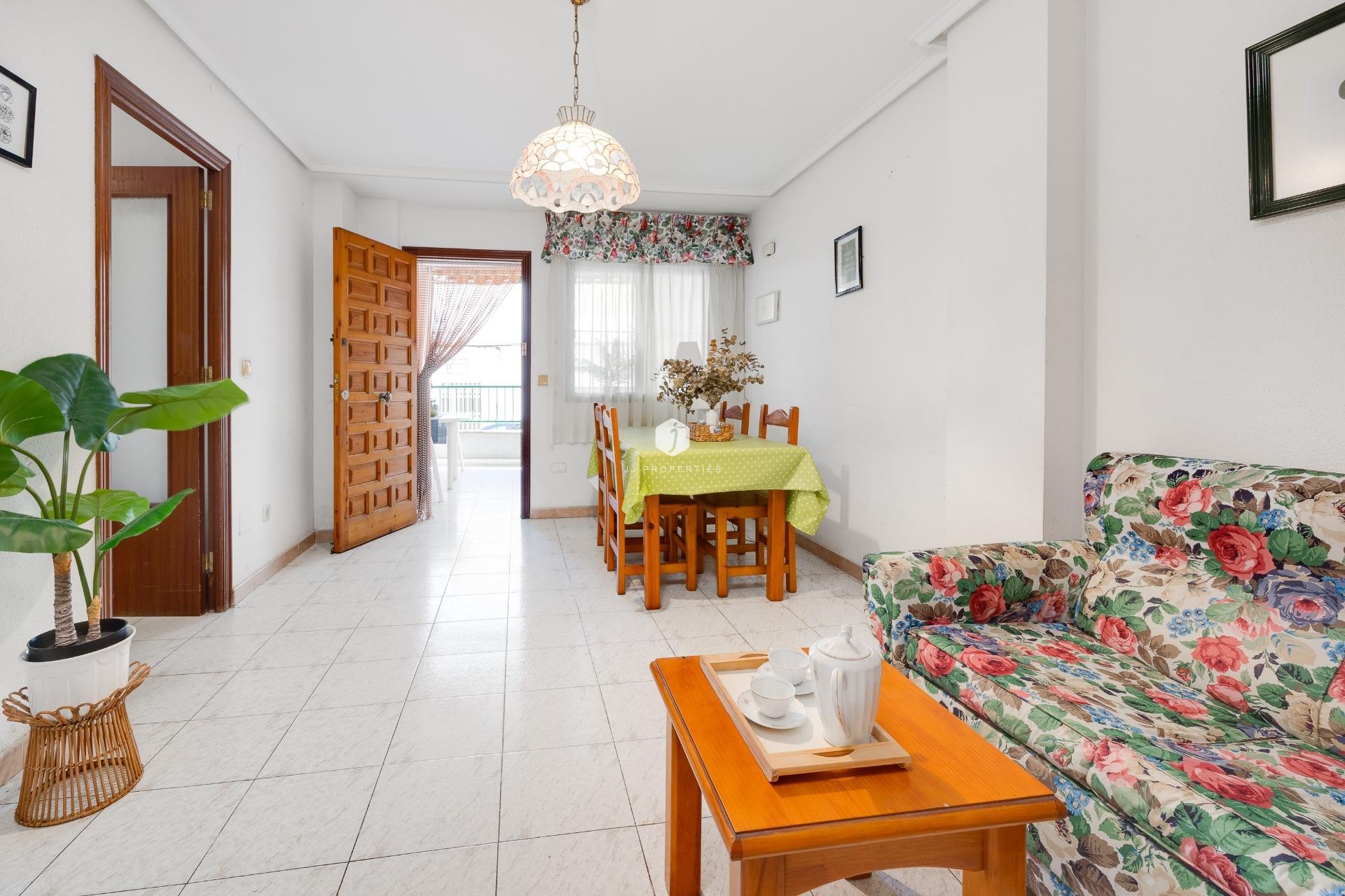 Resale - Apartment / flat -
Torrevieja - Estacion de autobuses