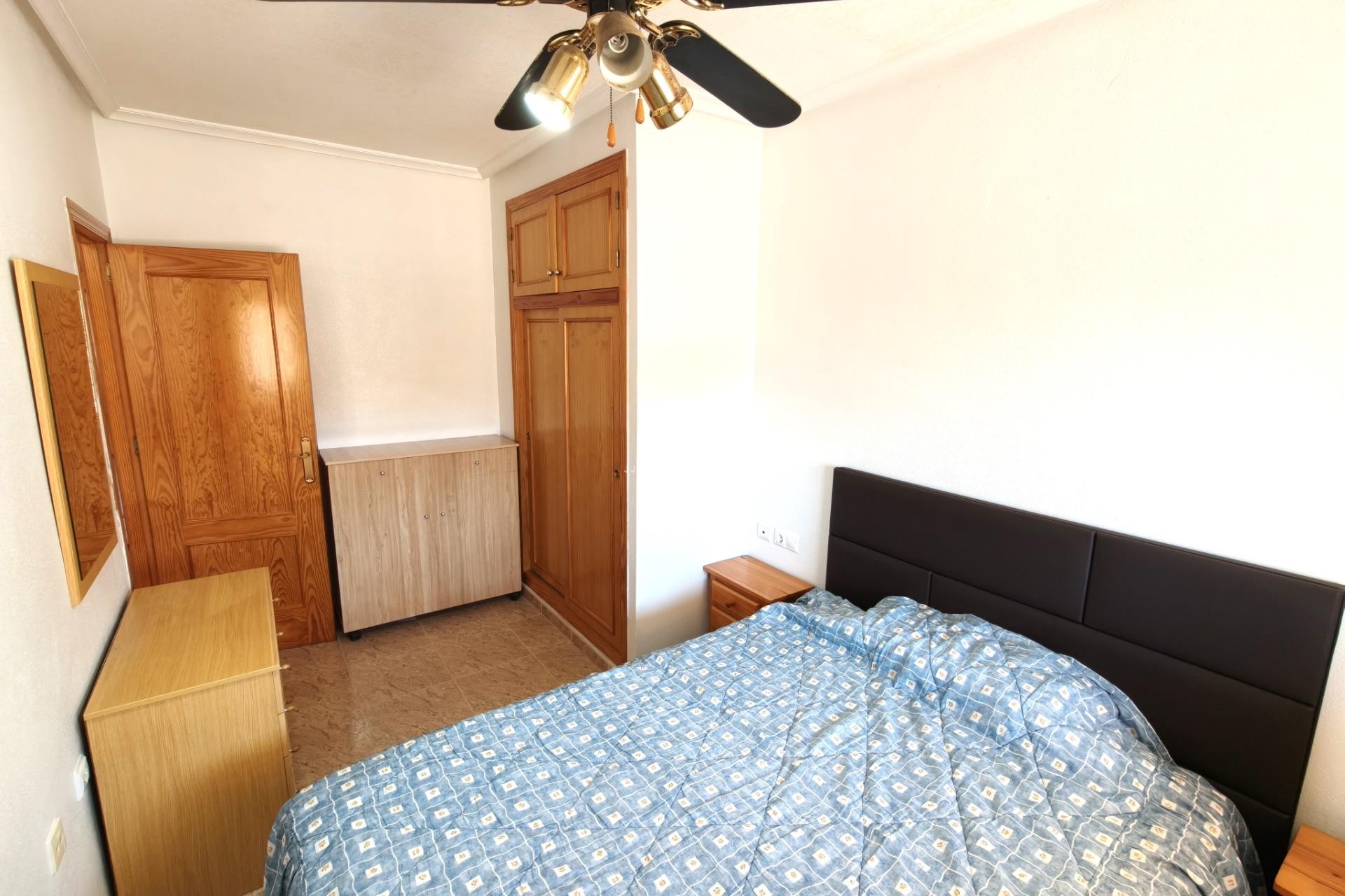 Resale - Apartment / flat -
Torrevieja - Estacion de autobuses