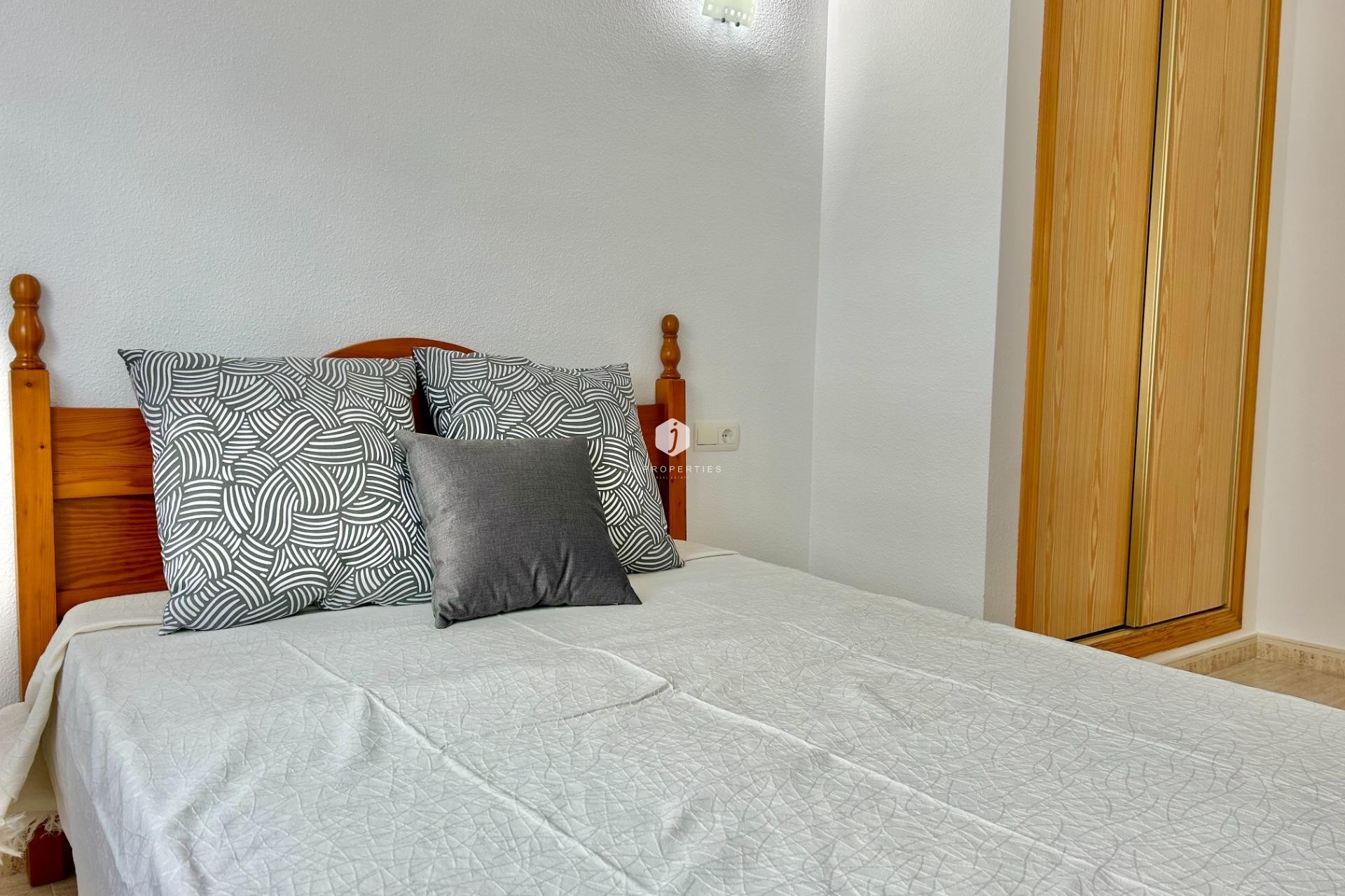 Resale - Apartment / flat -
Torrevieja - Estacion de autobuses