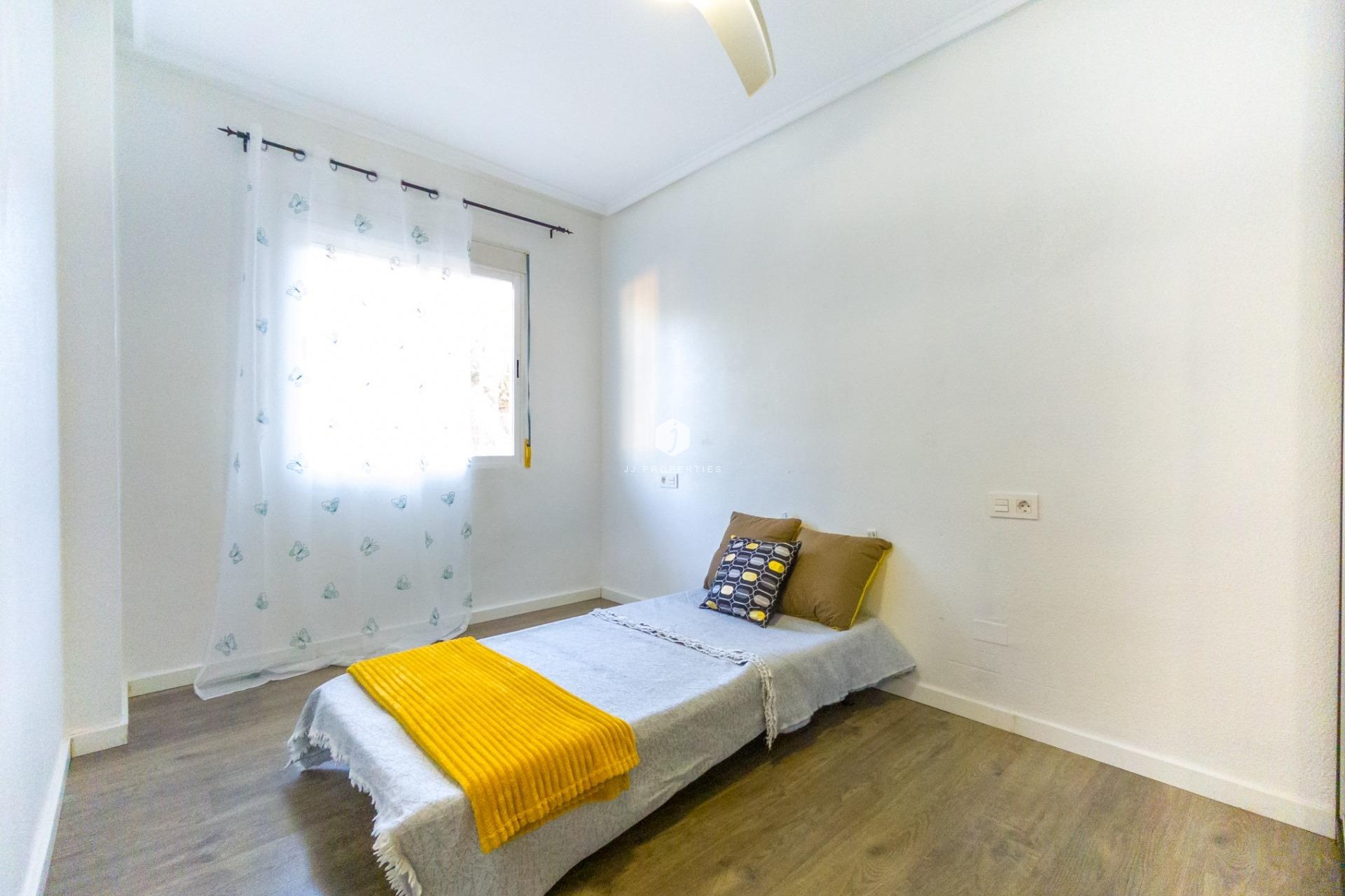 Resale - Apartment / flat -
Torrevieja - Estacion de autobuses