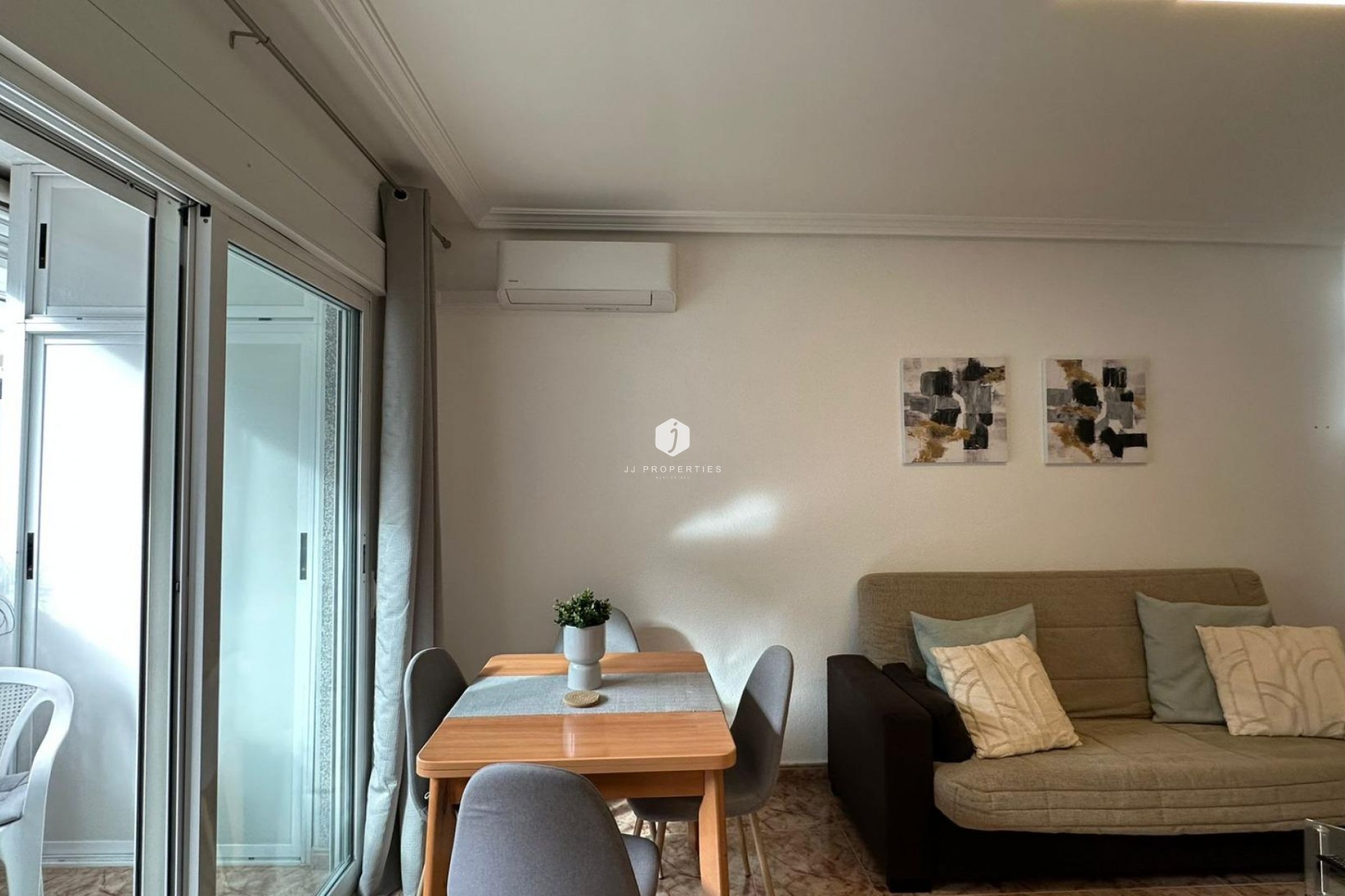 Resale - Apartment / flat -
Torrevieja - Estacion de autobuses