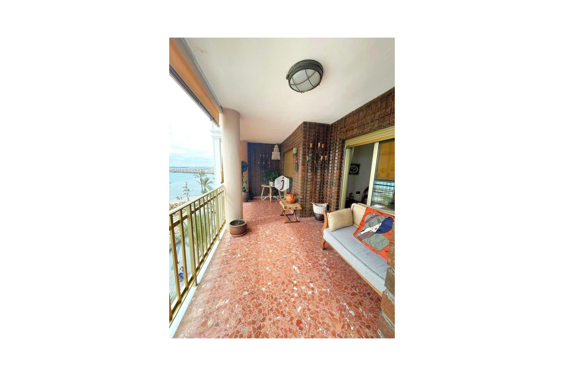 Resale - Apartment / flat -
Torrevieja - Estacion de autobuses