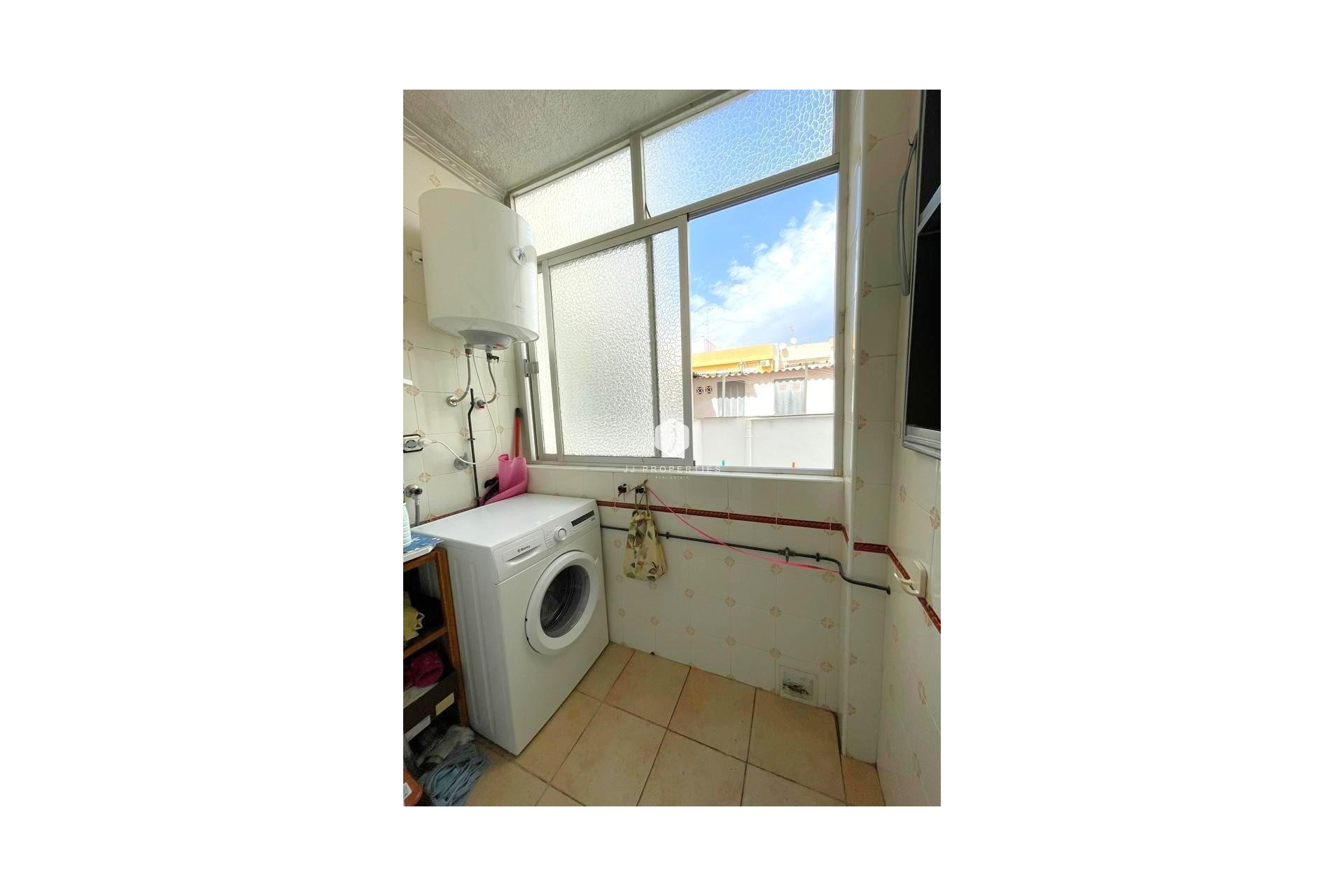 Resale - Apartment / flat -
Torrevieja - Estacion de autobuses