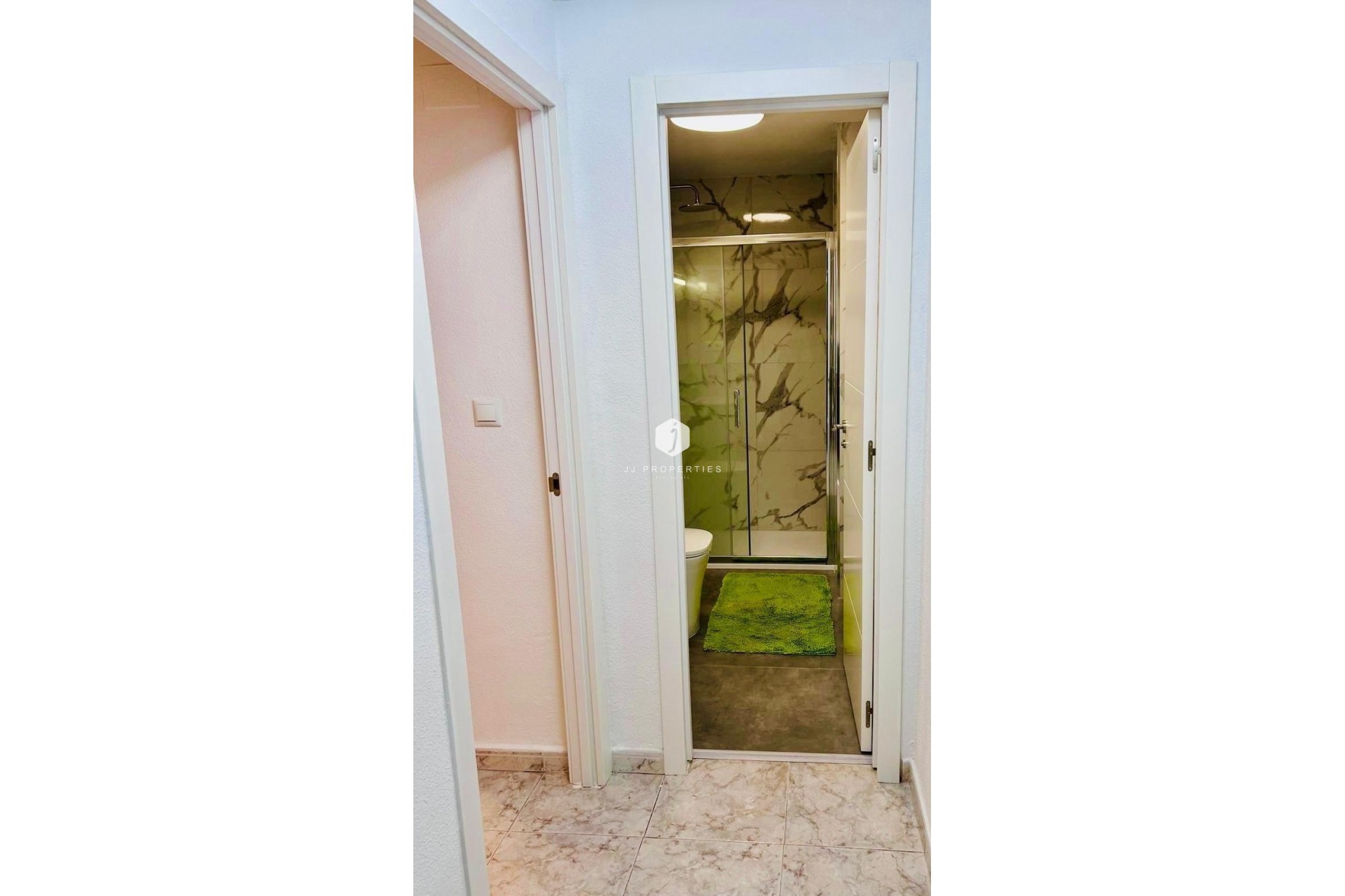 Resale - Apartment / flat -
Torrevieja - Estacion de autobuses