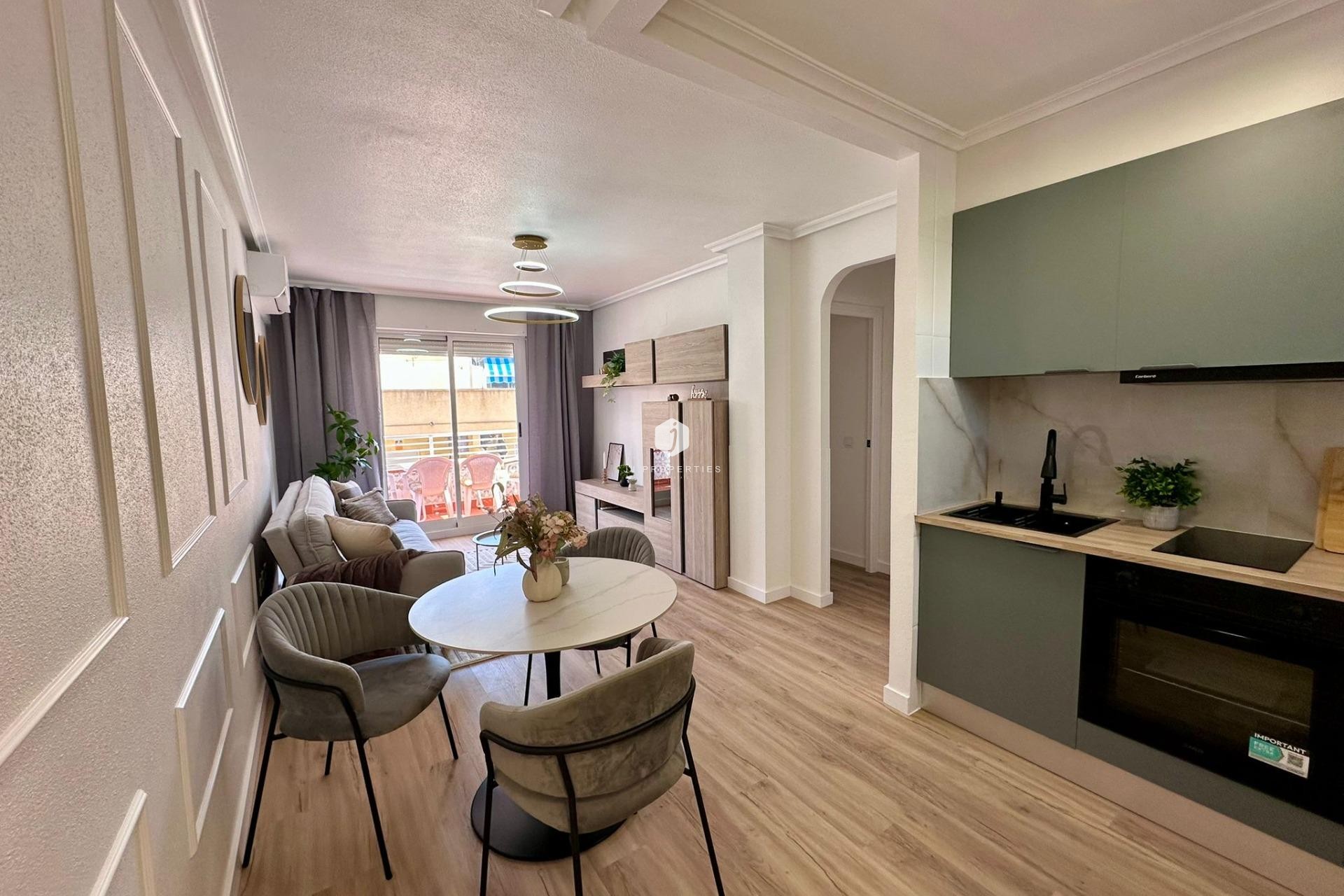 Resale - Apartment / flat -
Torrevieja - Habaneras