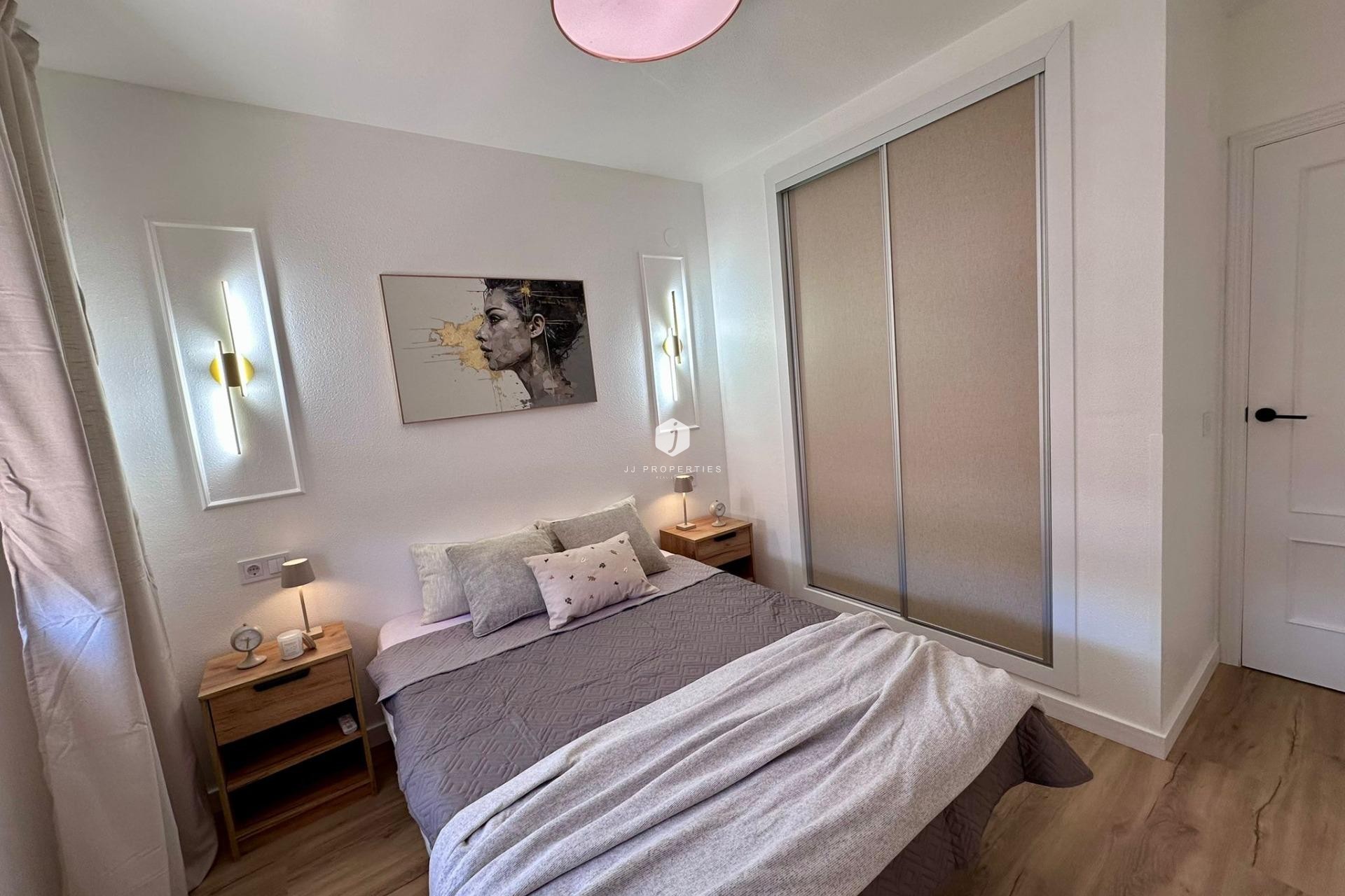 Resale - Apartment / flat -
Torrevieja - Habaneras