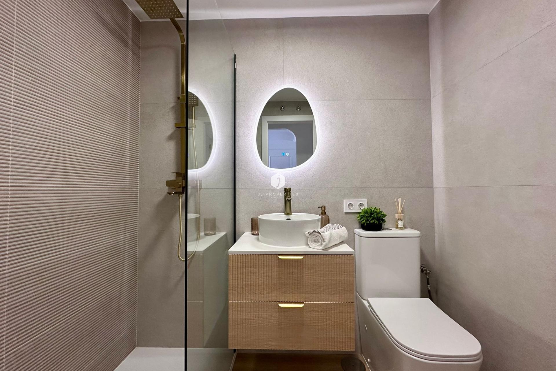Resale - Apartment / flat -
Torrevieja - Habaneras