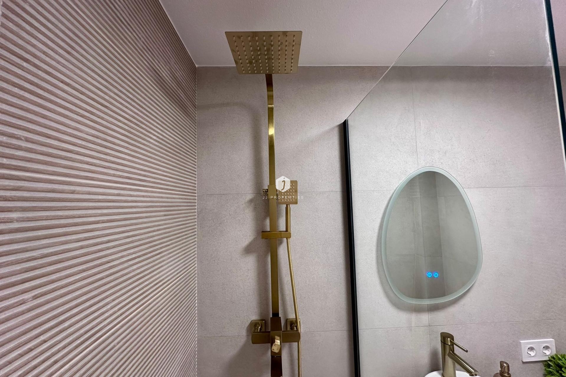 Resale - Apartment / flat -
Torrevieja - Habaneras