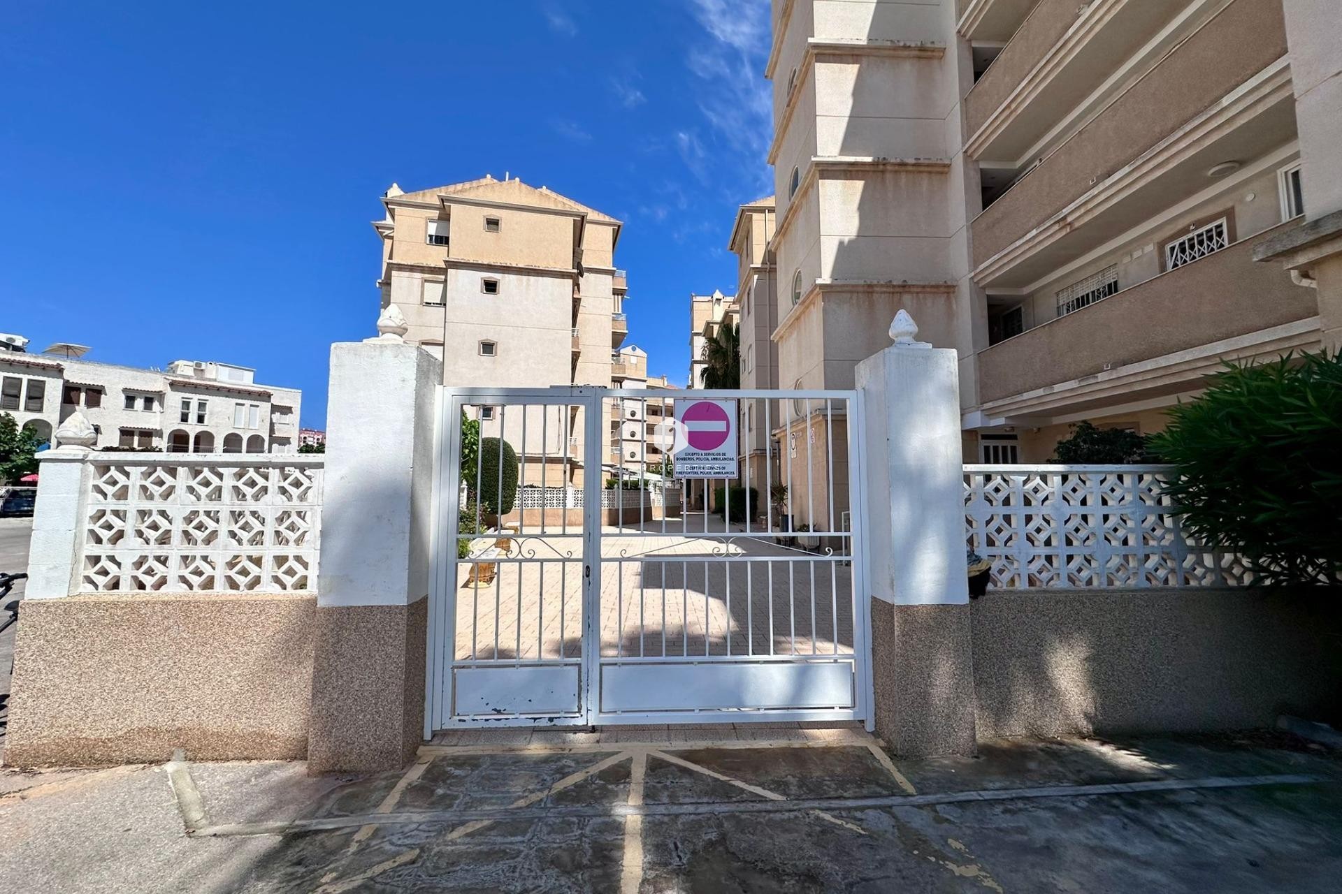 Resale - Apartment / flat -
Torrevieja - Habaneras