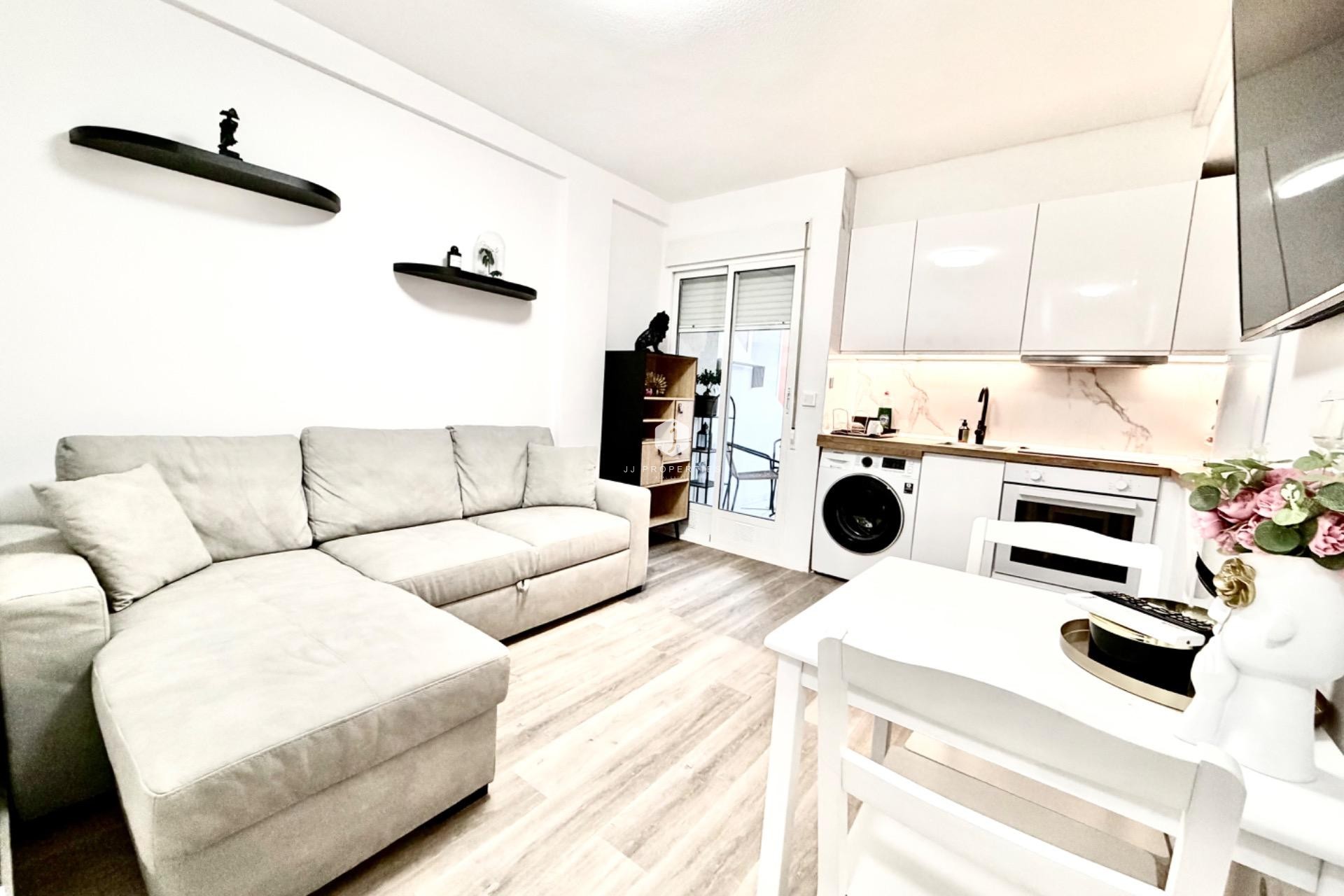 Resale - Apartment / flat -
Torrevieja - La Mata Pueblo