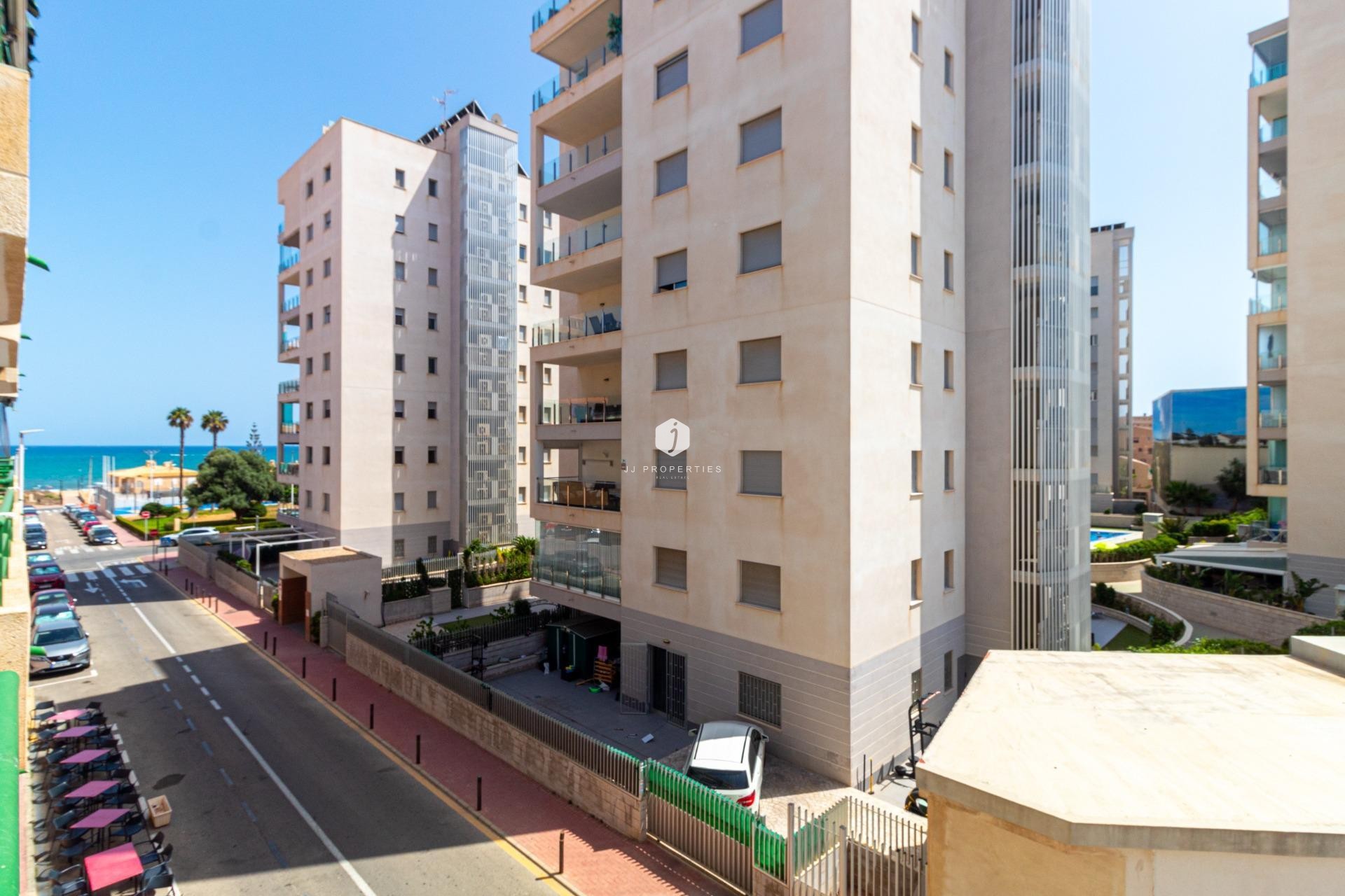 Resale - Apartment / flat -
Torrevieja - La Mata Pueblo