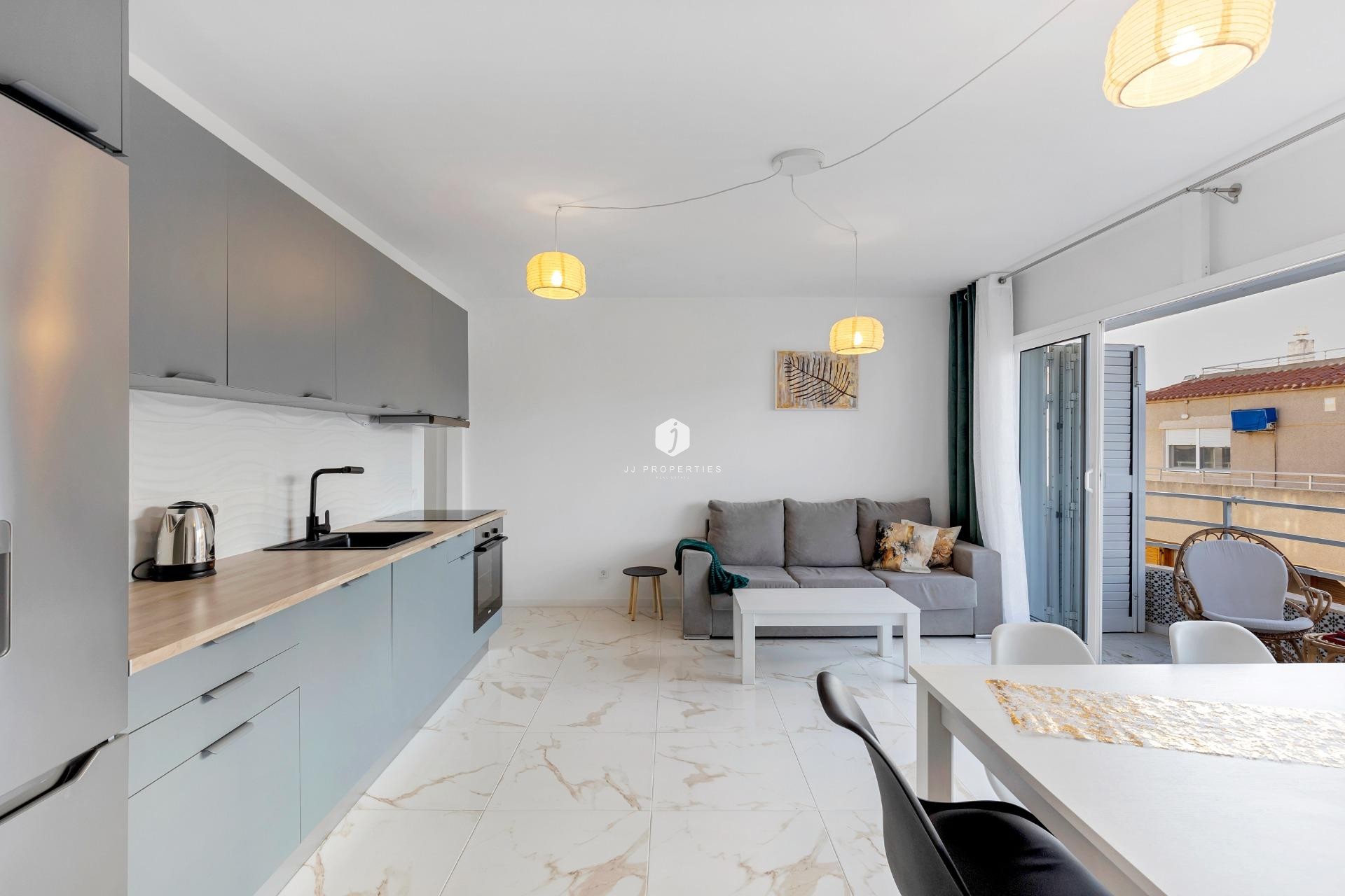 Resale - Apartment / flat -
Torrevieja - La Mata