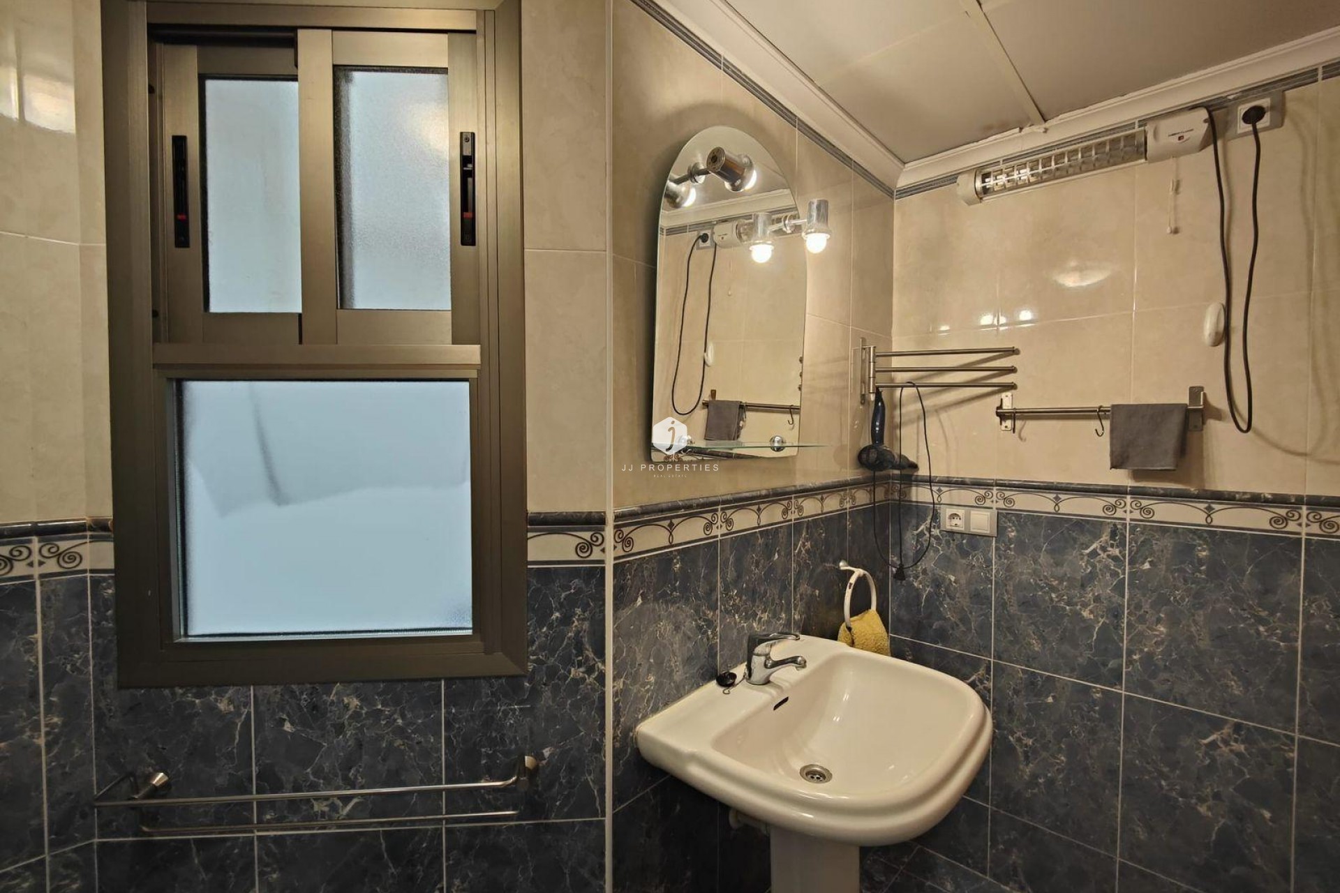 Resale - Apartment / flat -
Torrevieja - La Mata