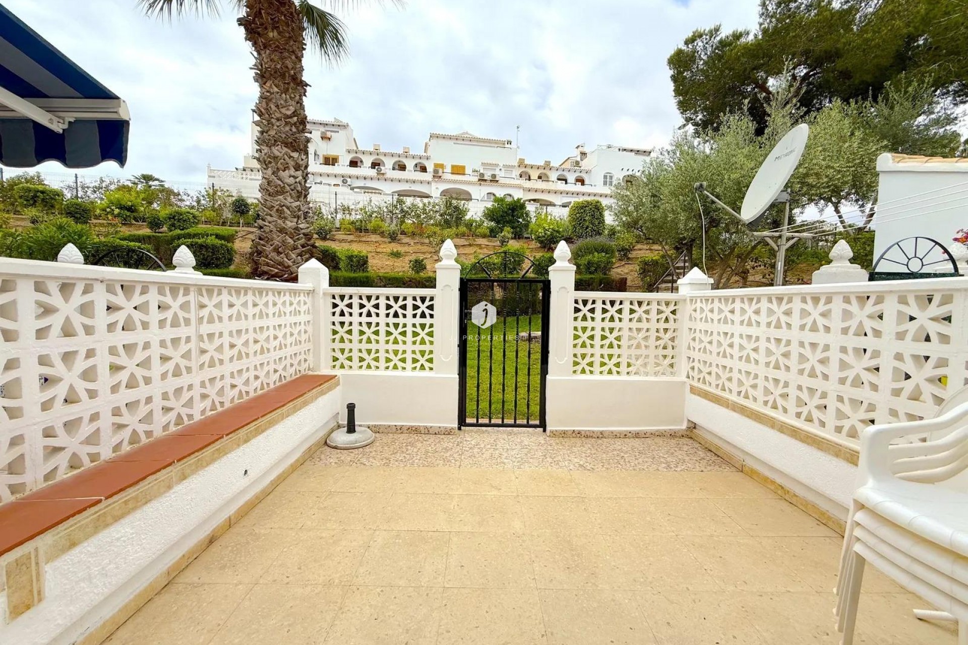Resale - Apartment / flat -
Torrevieja - La Mata