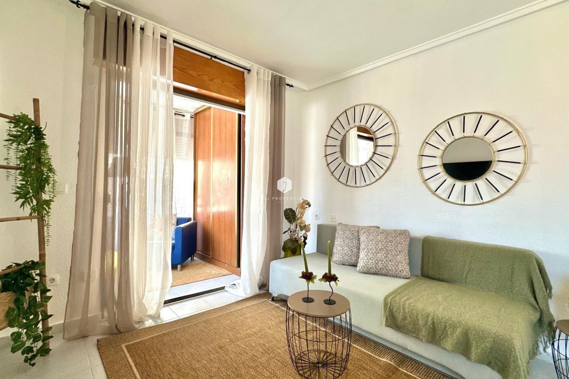 Resale - Apartment / flat -
Torrevieja - La Siesta - El Salado - Torreta