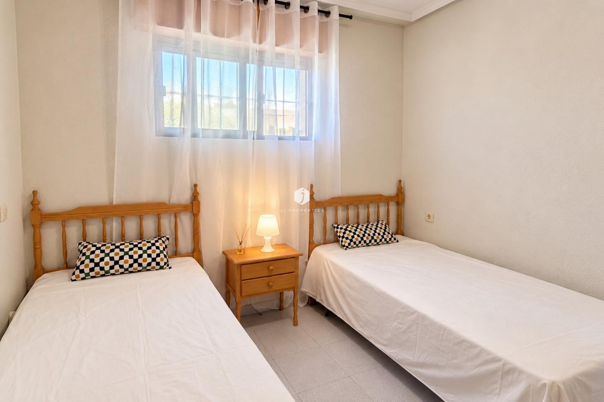 Resale - Apartment / flat -
Torrevieja - La Siesta - El Salado - Torreta