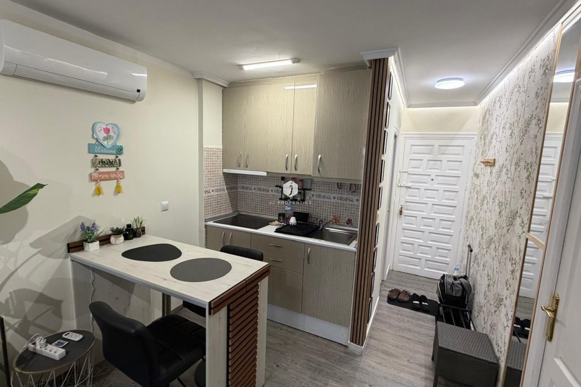 Resale - Apartment / flat -
Torrevieja - La Siesta - El Salado - Torreta
